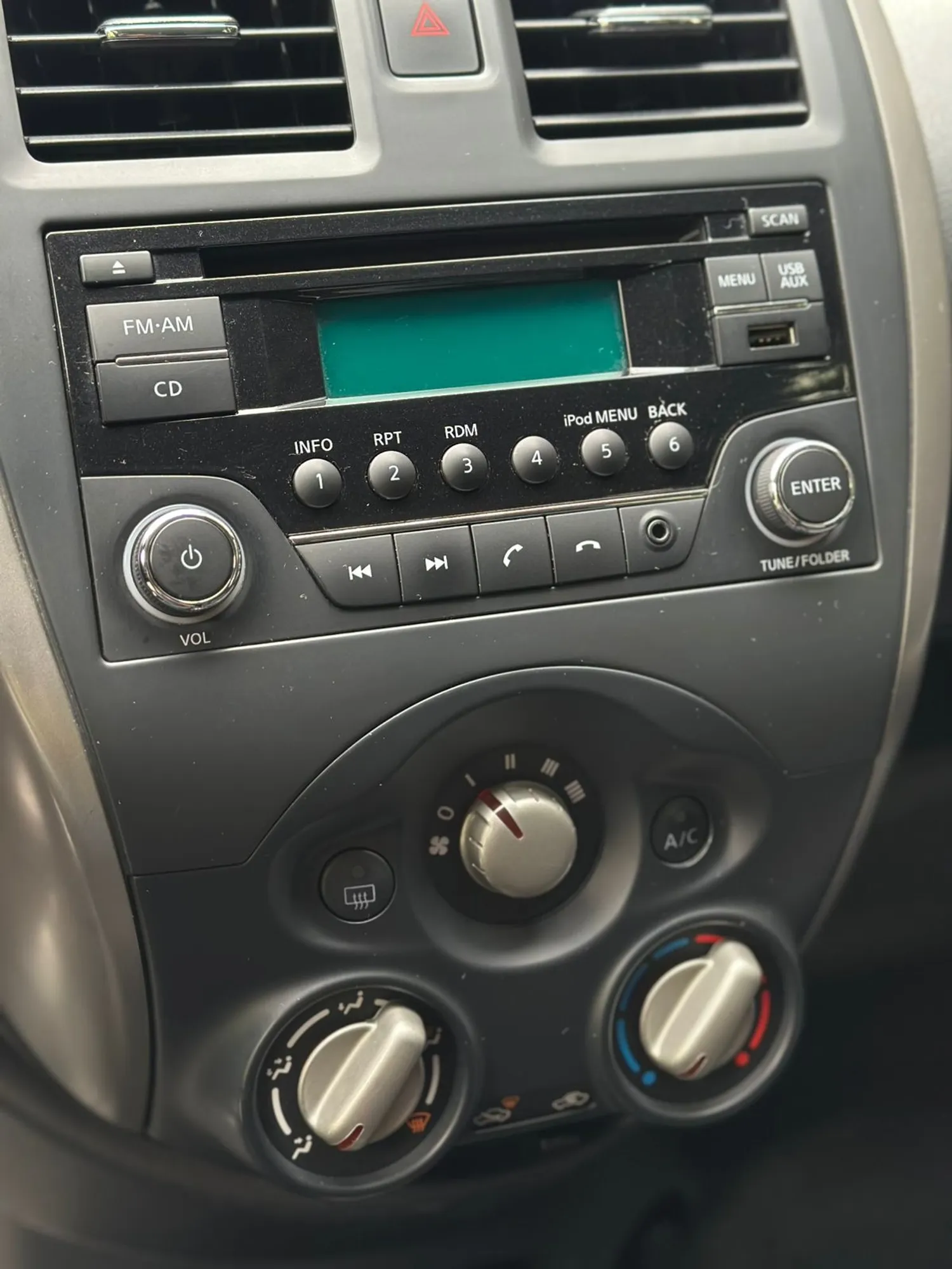 Nissan March 2016
