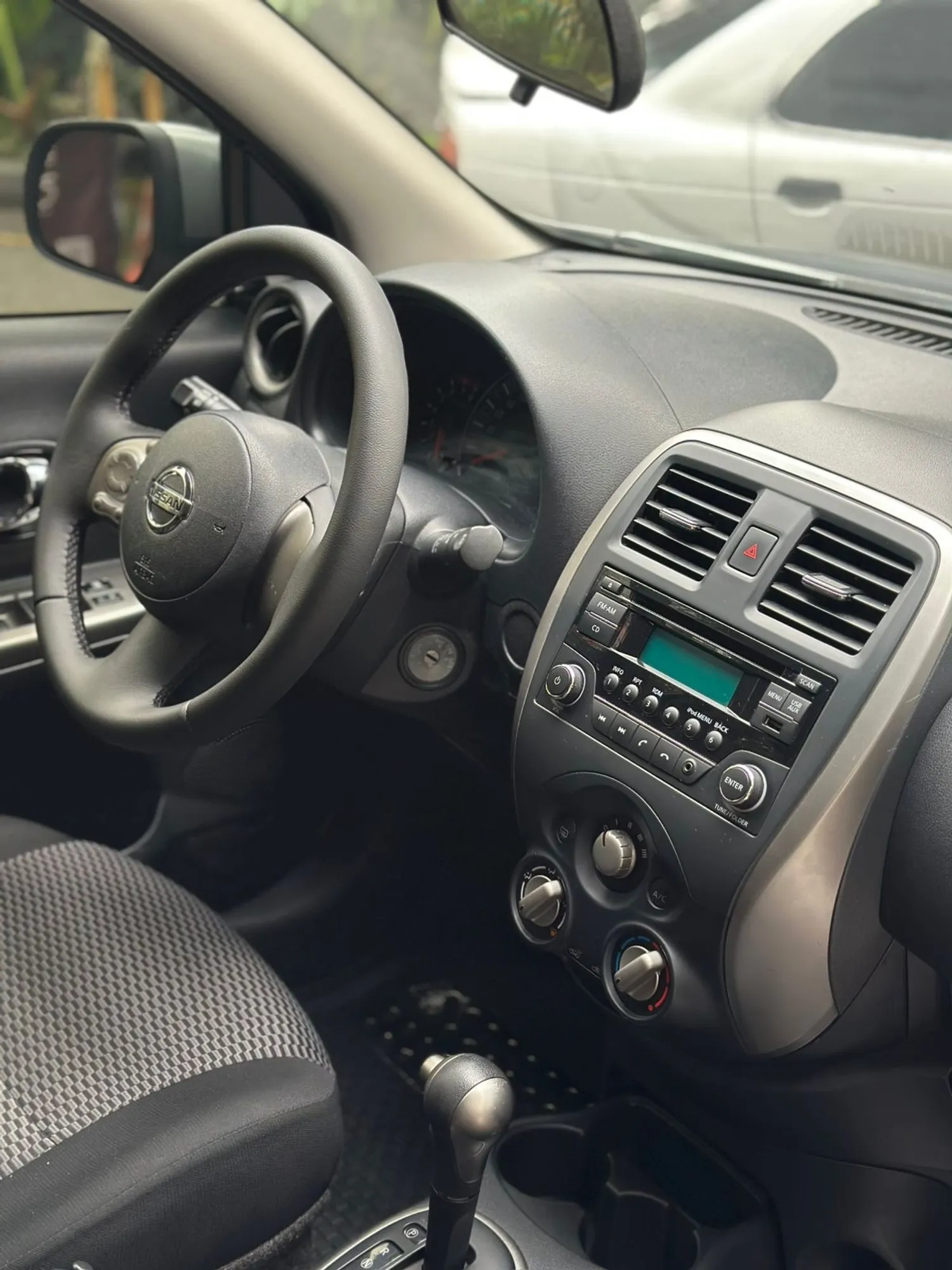 Nissan March 2016