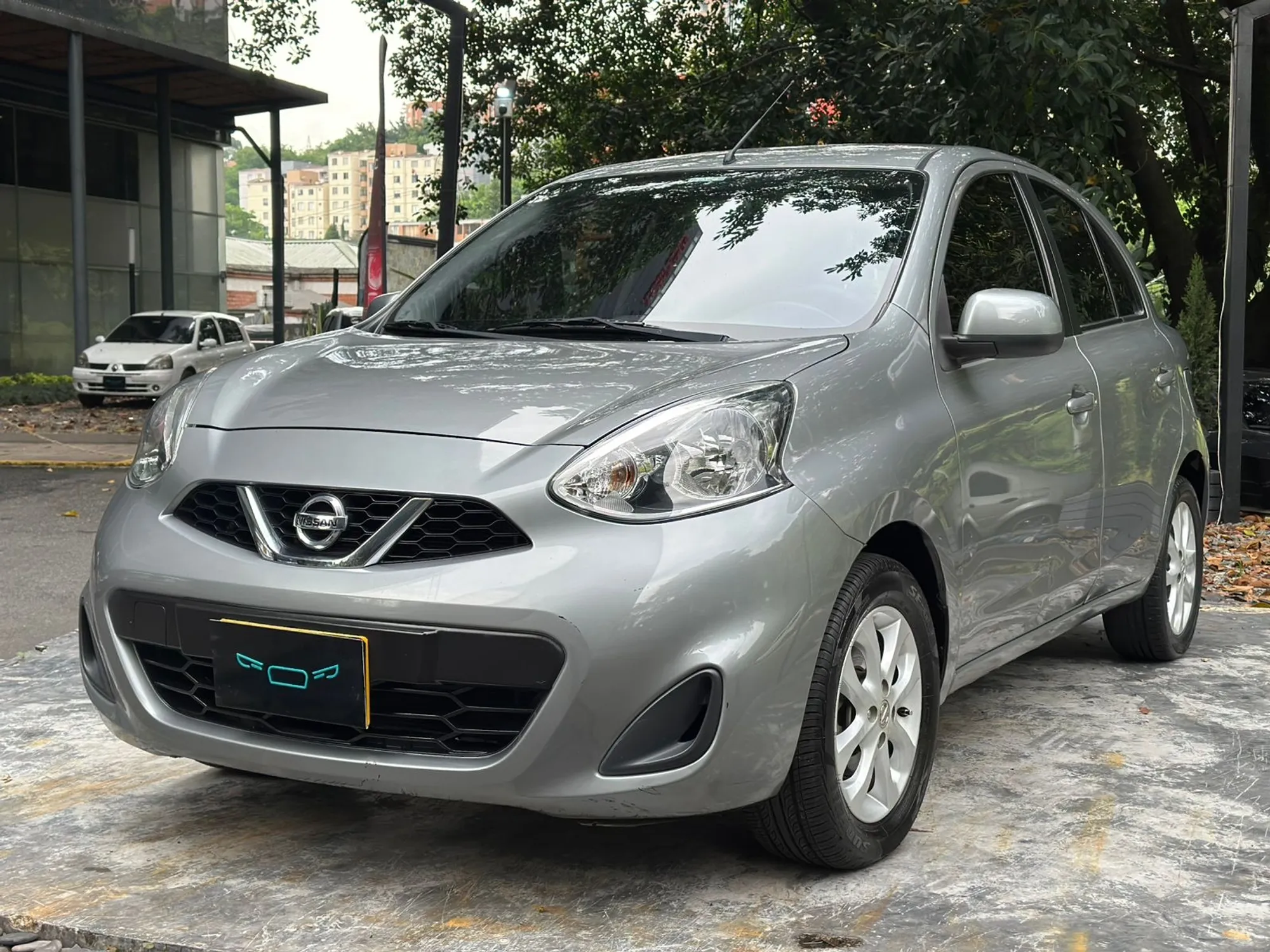 Nissan March 2016