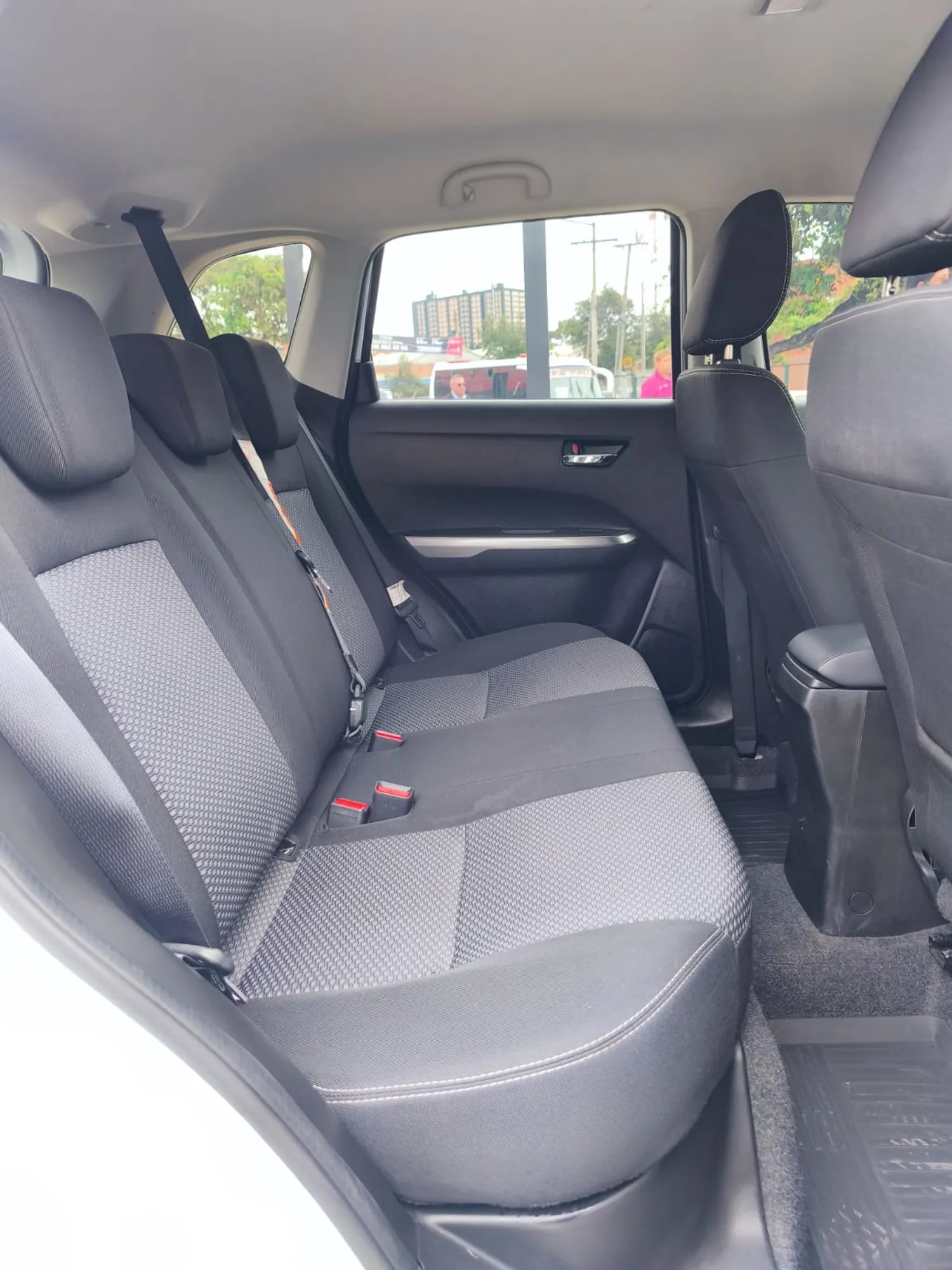 SUZUKI VITARA GL 2023 MT 1600CC 2AB ABS 4X2 AA  