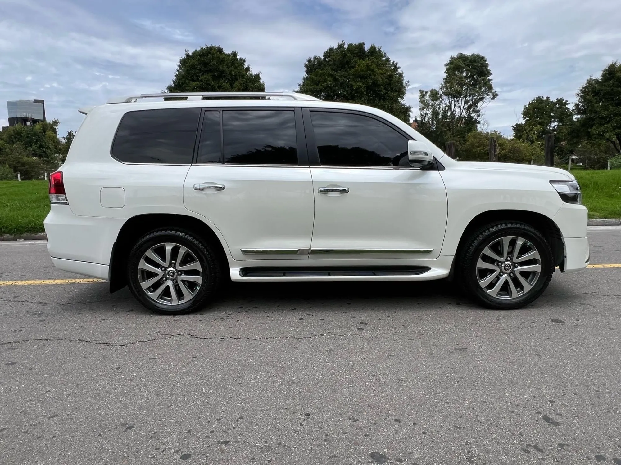 Toyota LC200 Sahara Diesel EXCALIBUR 