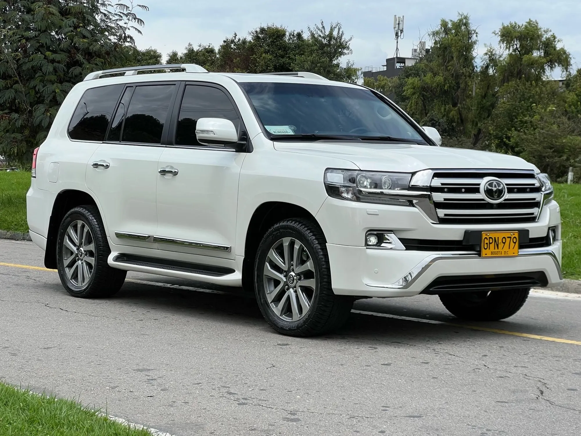 Toyota LC200 Sahara Diesel EXCALIBUR 