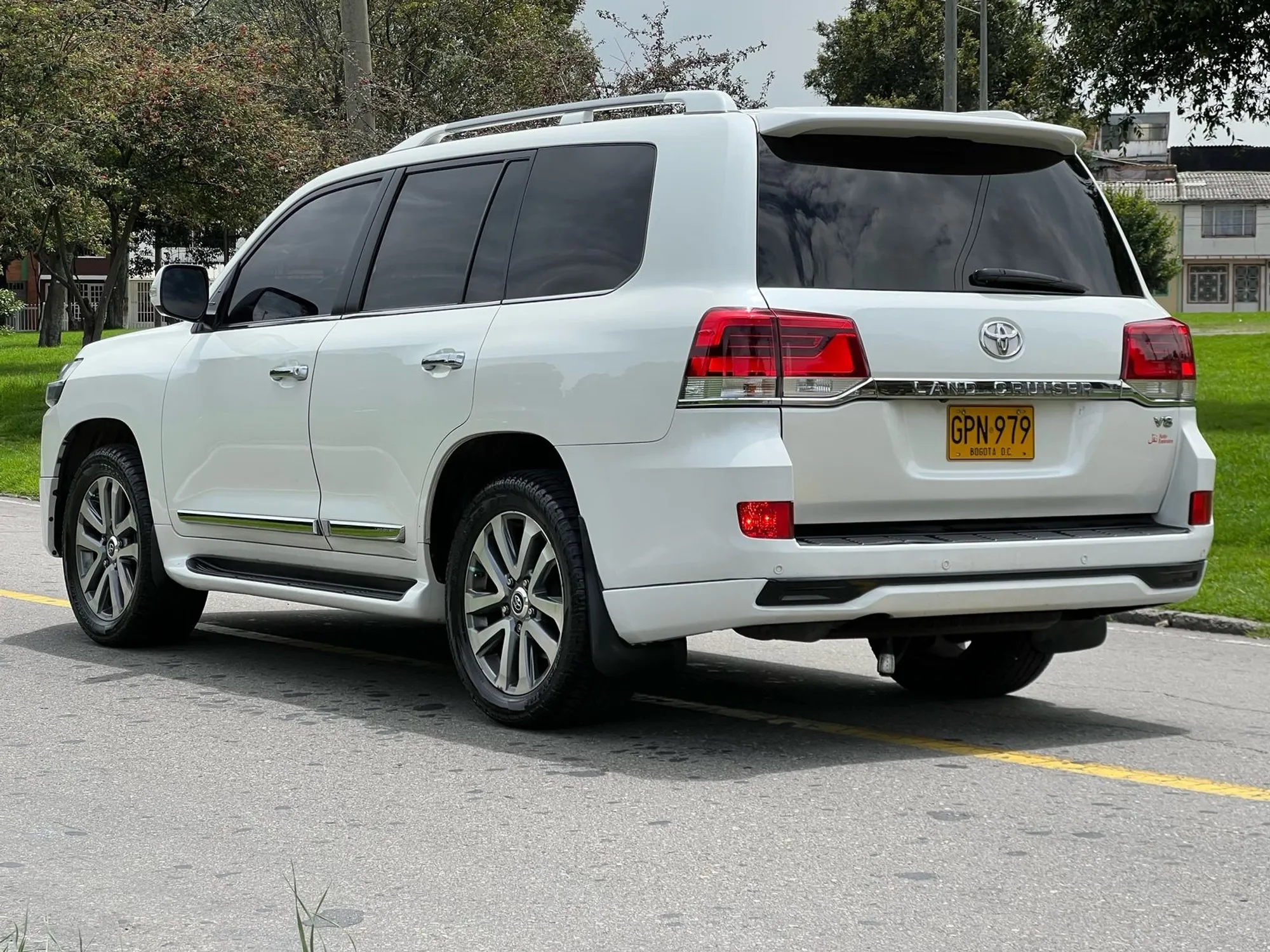 Toyota LC200 Sahara Diesel EXCALIBUR 
