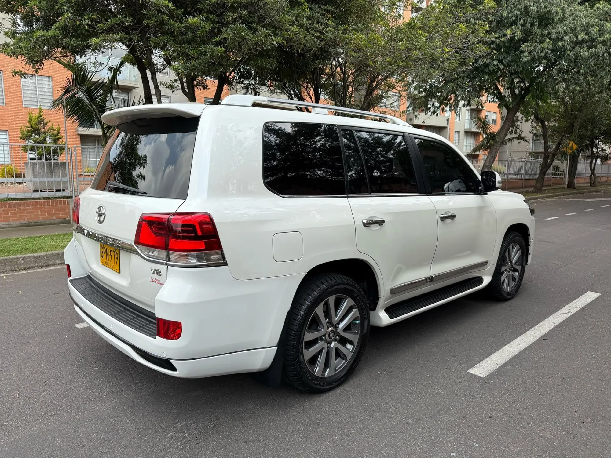 Toyota LC200 Sahara Diesel EXCALIBUR 