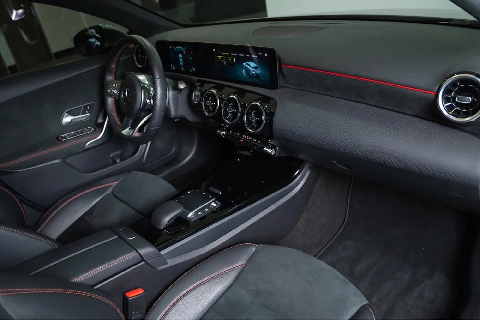 MERCEDES BENZ A200