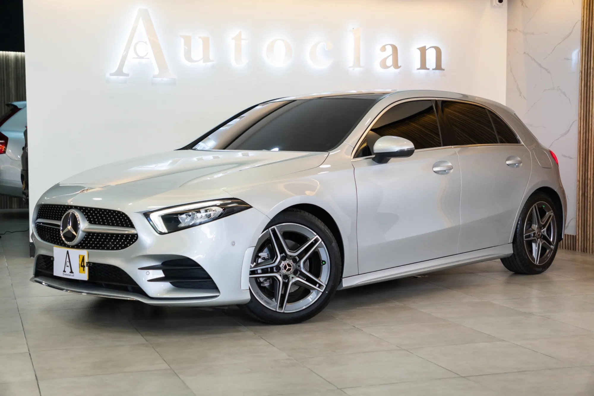 MERCEDES BENZ A200
