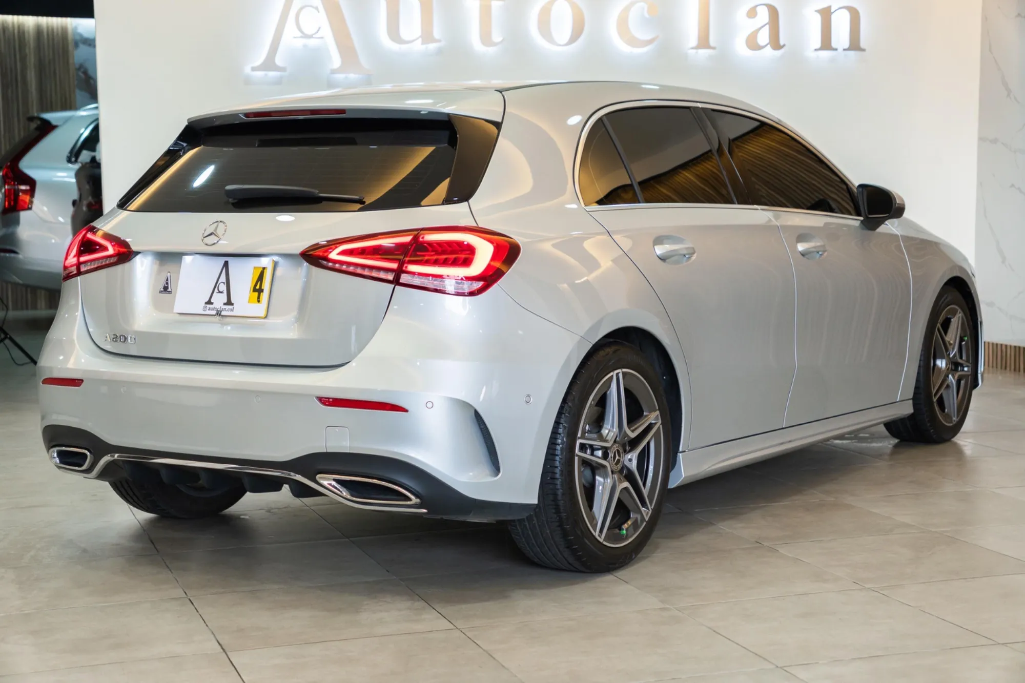 MERCEDES BENZ A200