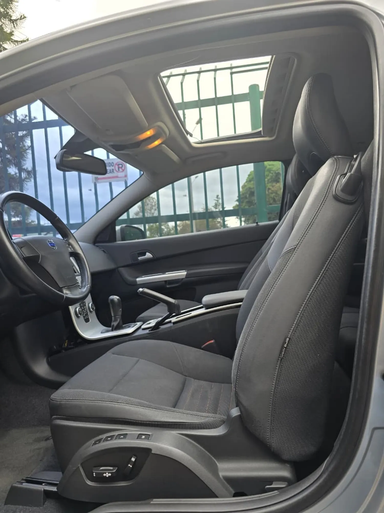 Volvo C30 2013  Diseo seguridad y rendimiento en un solo vehculo 