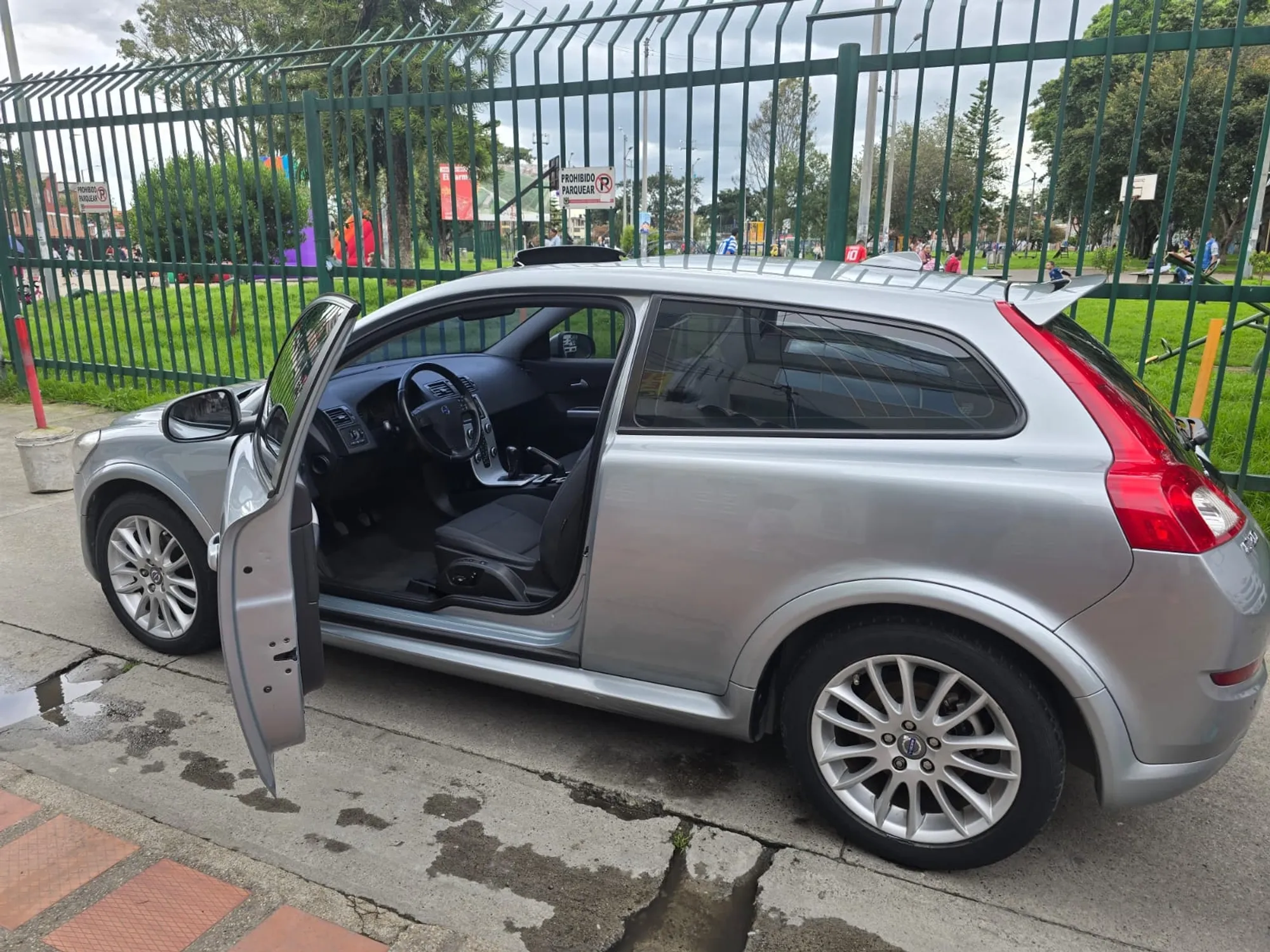 Volvo C30 2013  Diseo seguridad y rendimiento en un solo vehculo 
