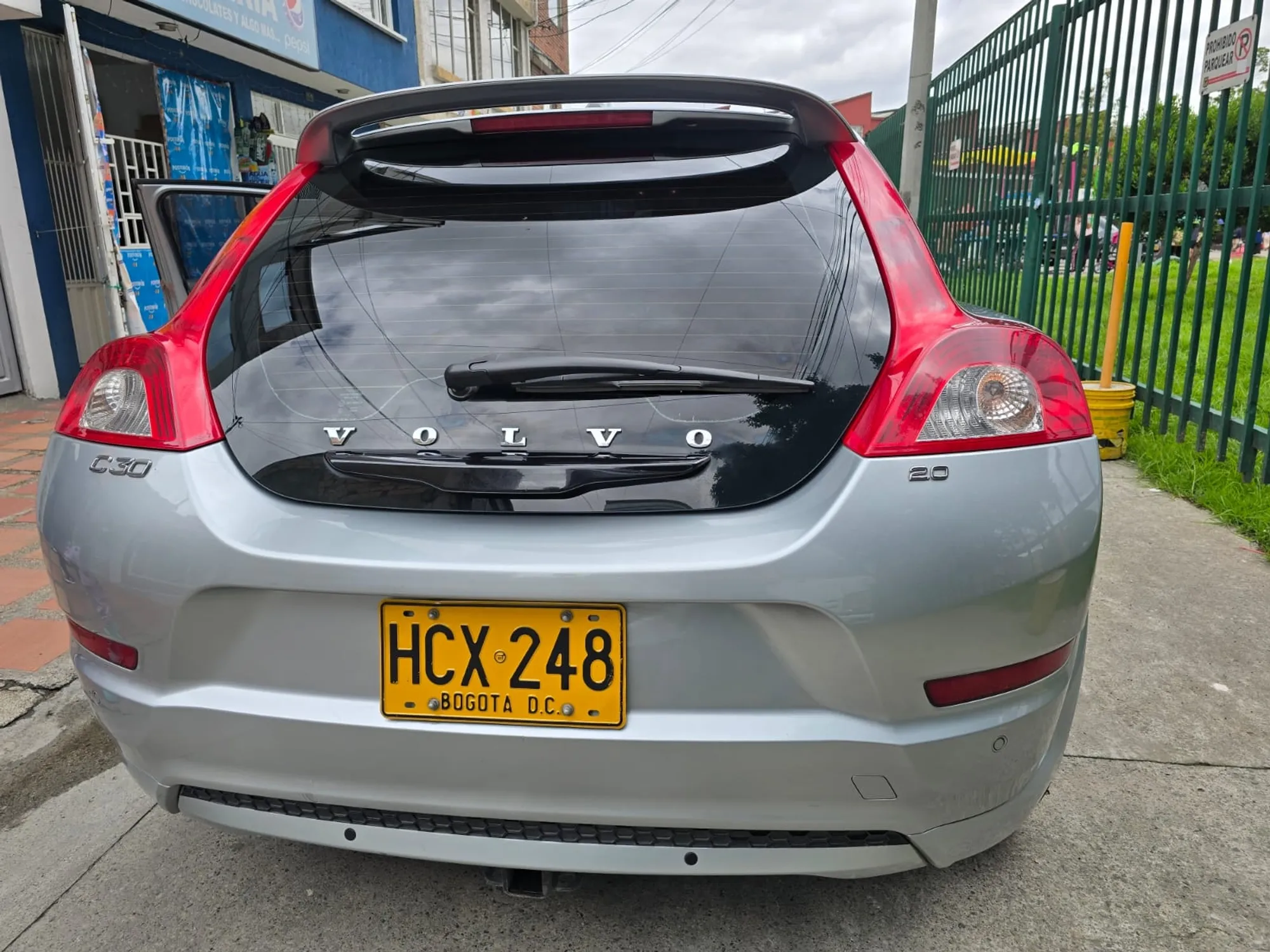 Volvo C30 2013  Diseo seguridad y rendimiento en un solo vehculo 