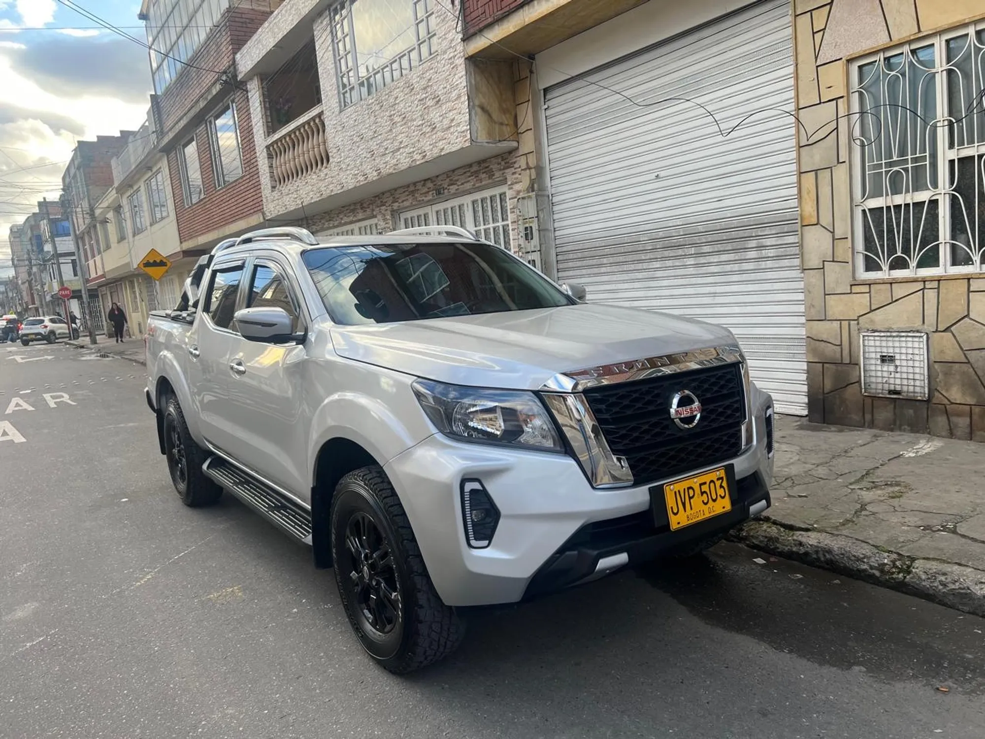 Nissan Frontier 2.5 XE 2022  Potencia resistencia y tecnologa