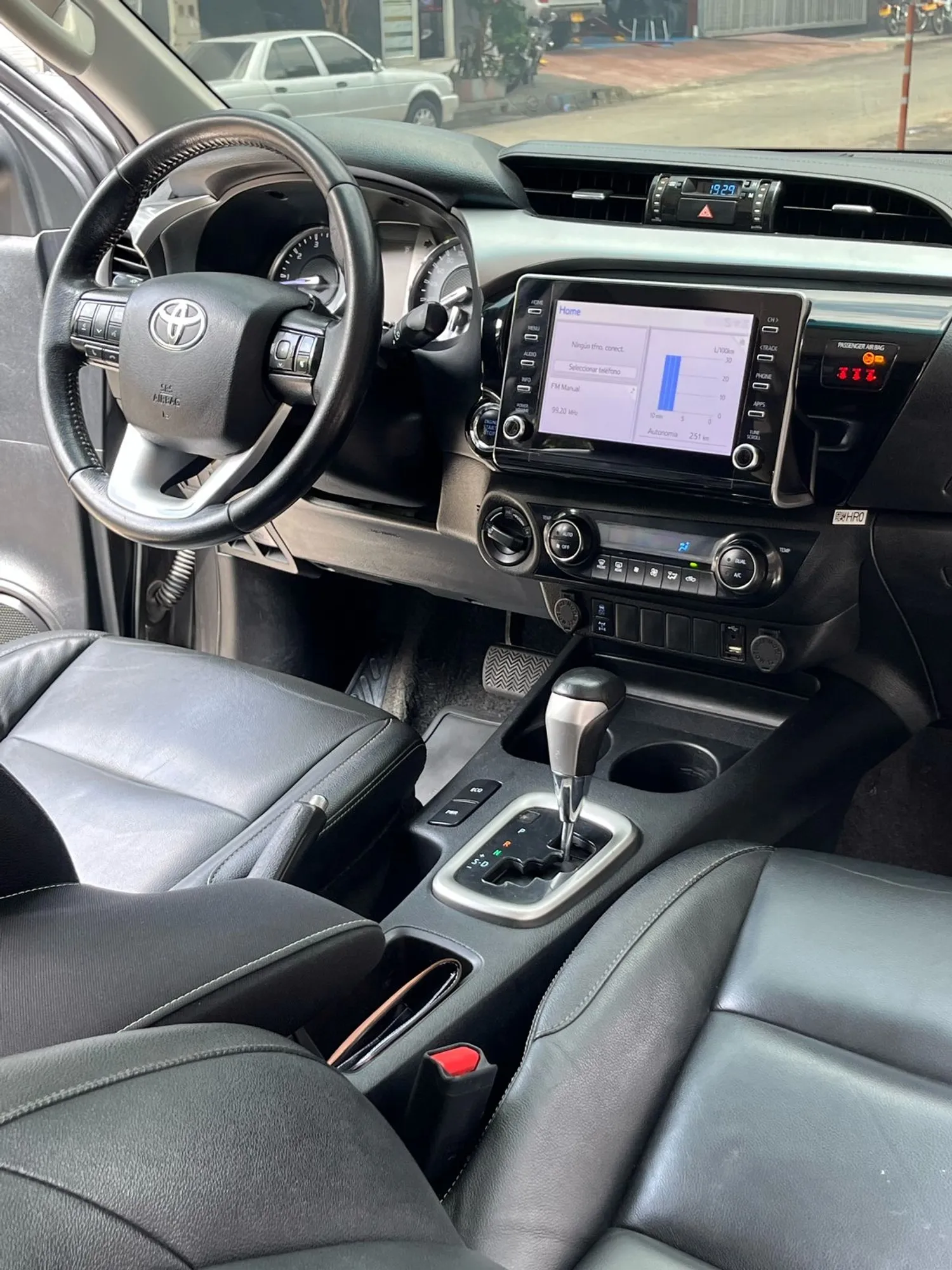 TOYOTA HILUX SRV 2.4 DIESEL AUTOMATICA 2022