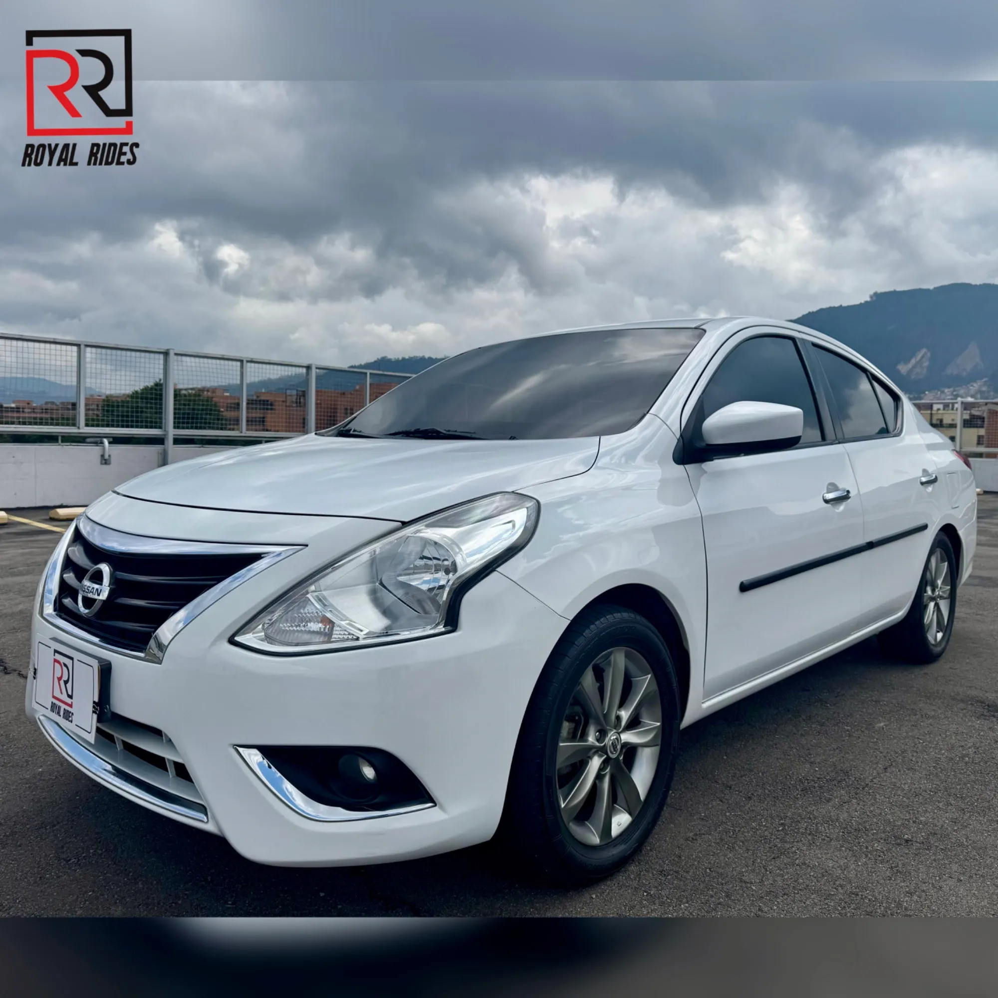 Nissan Versa Advance 