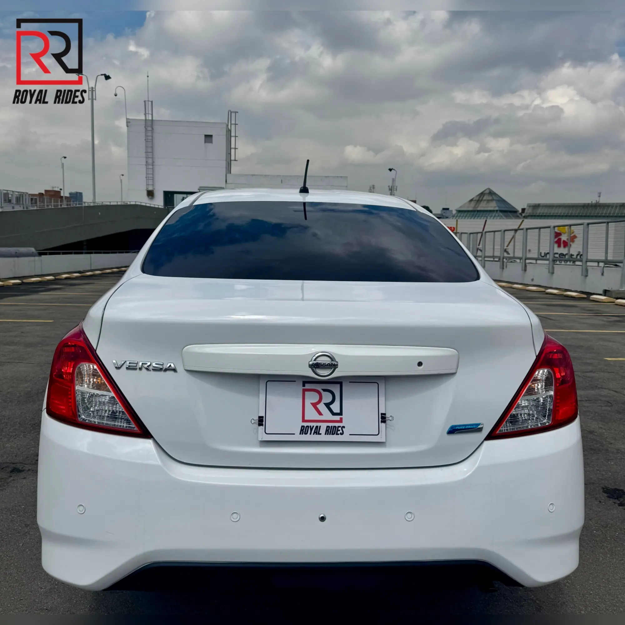 Nissan Versa Advance 