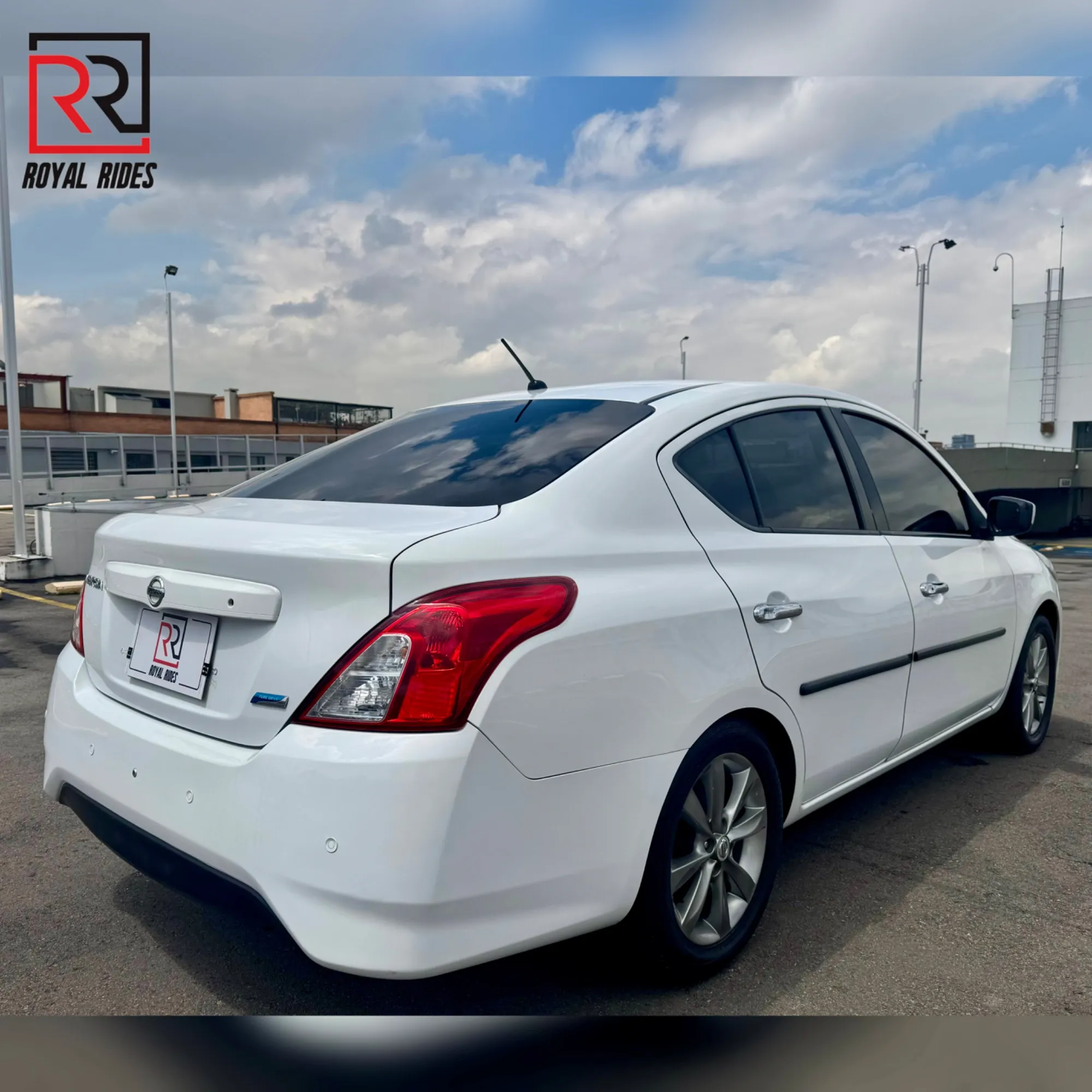Nissan Versa Advance 