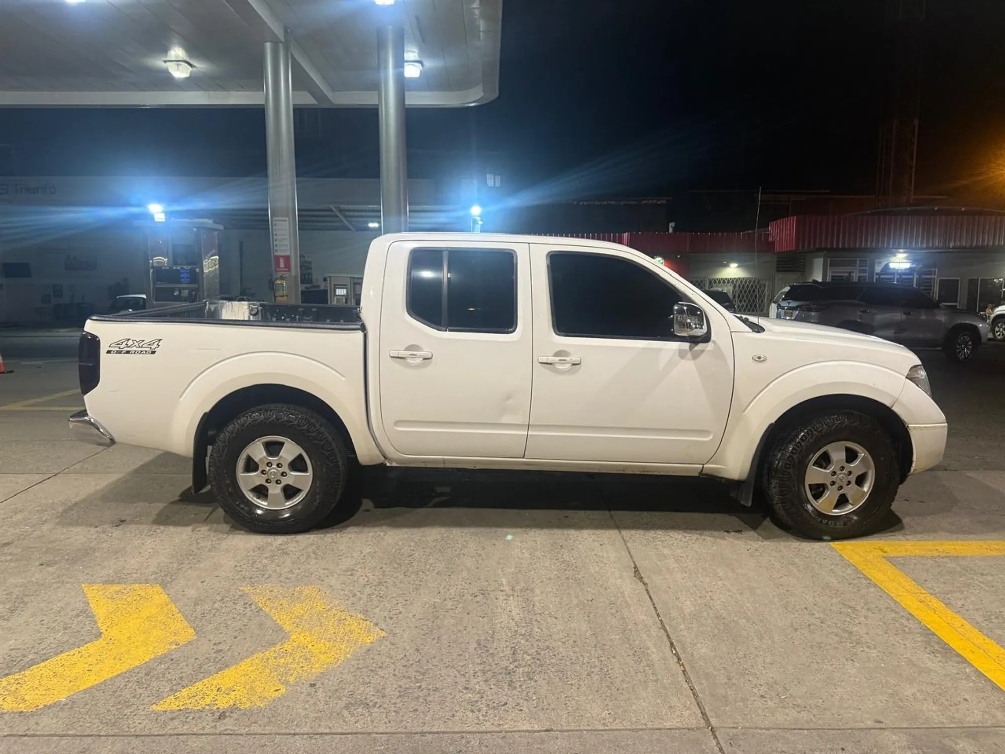 NISSAN NAVARA DIESEL 2.5 MID 2013