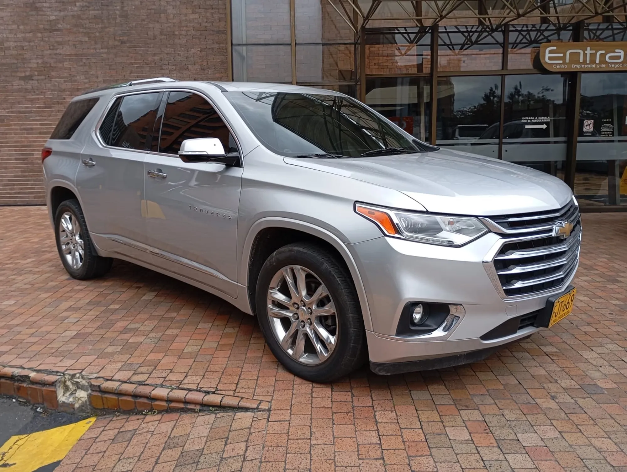 CHEVROLET TRAVERSE HIGH COUNTRY 3.6L AUT 4X4 7 PUESTOS 