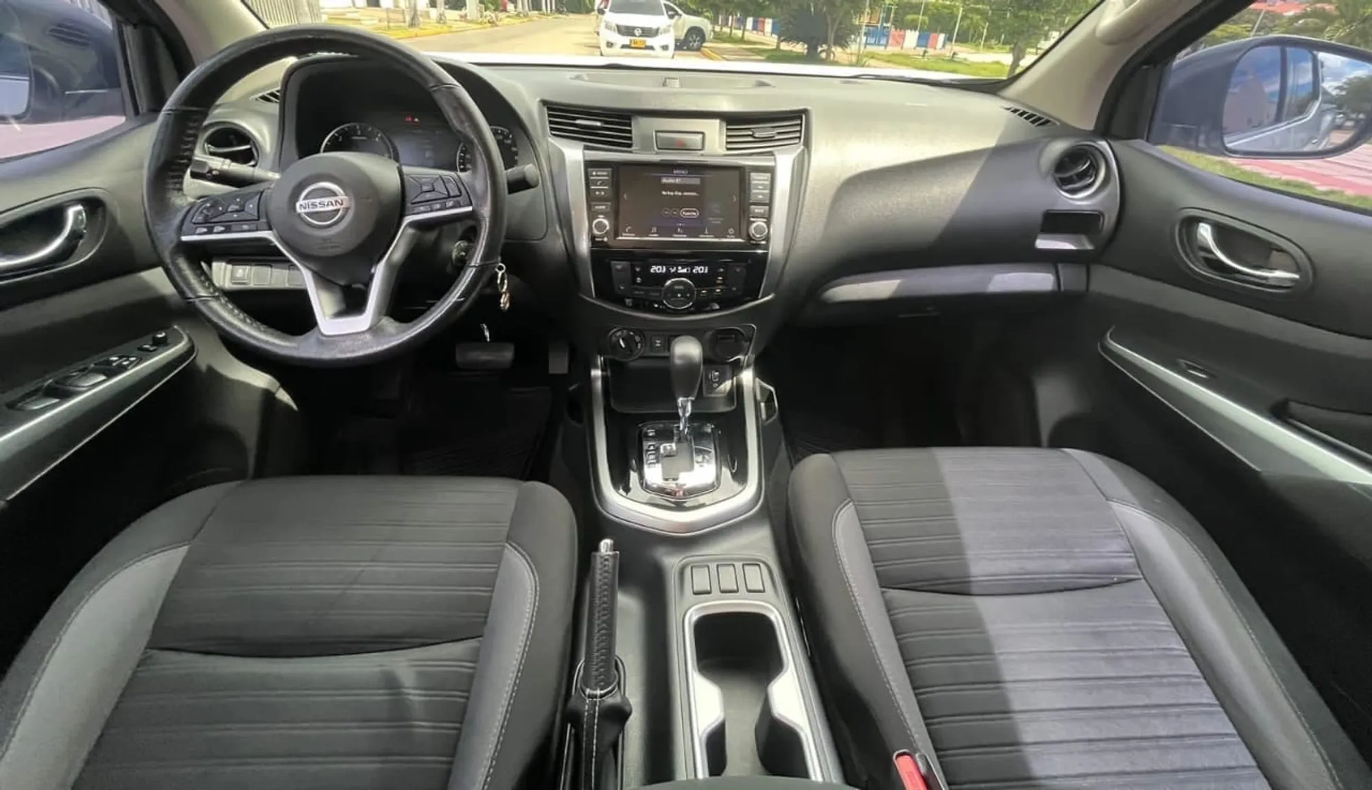 Nissan frontier xe 4x4 automtica 