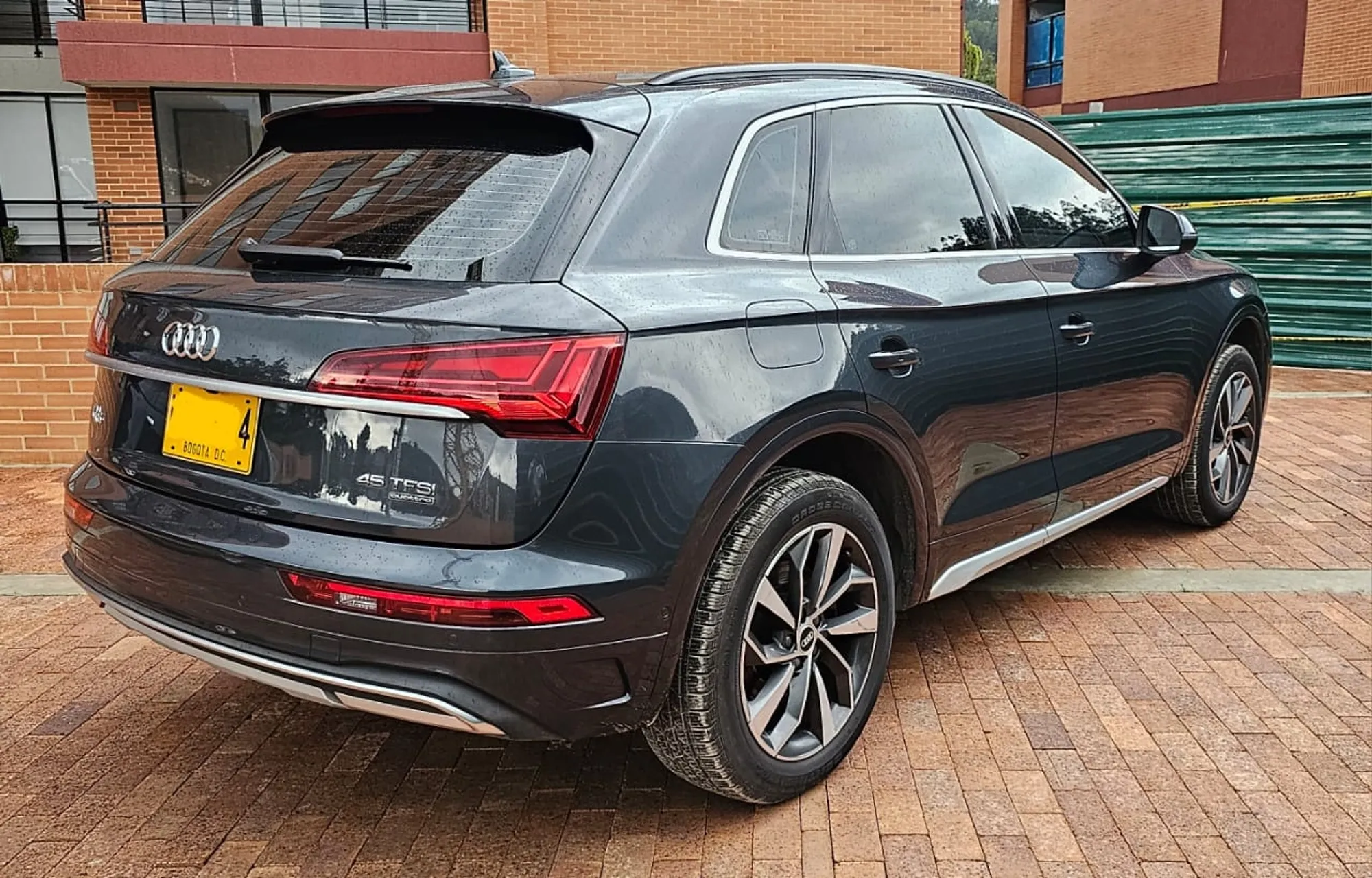 Audi Q5 2.0TFSI  Quattro ambition 2022 hibrido