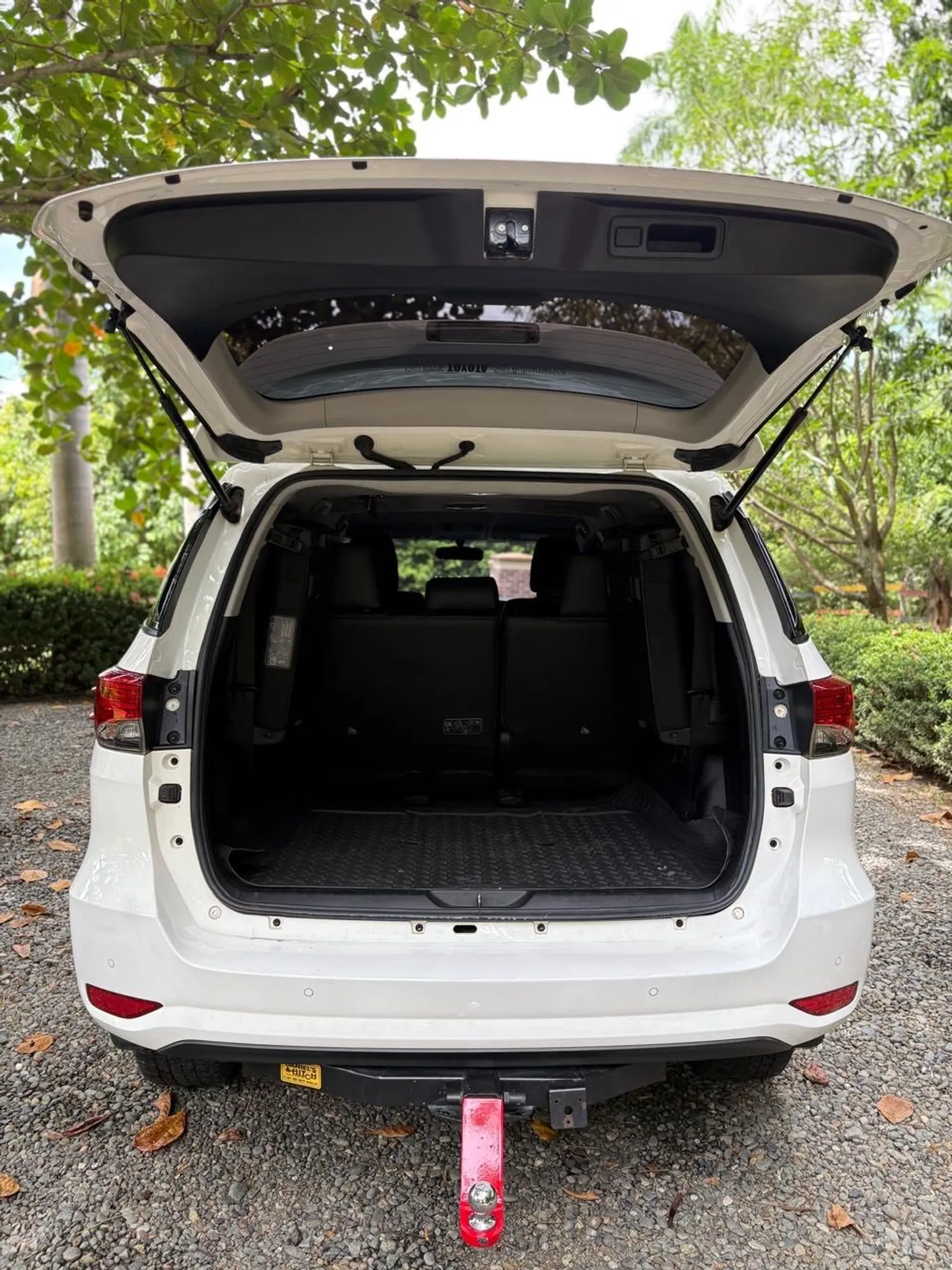 Toyota Fortuner 2023 2.4 Diesel 20.000 kms