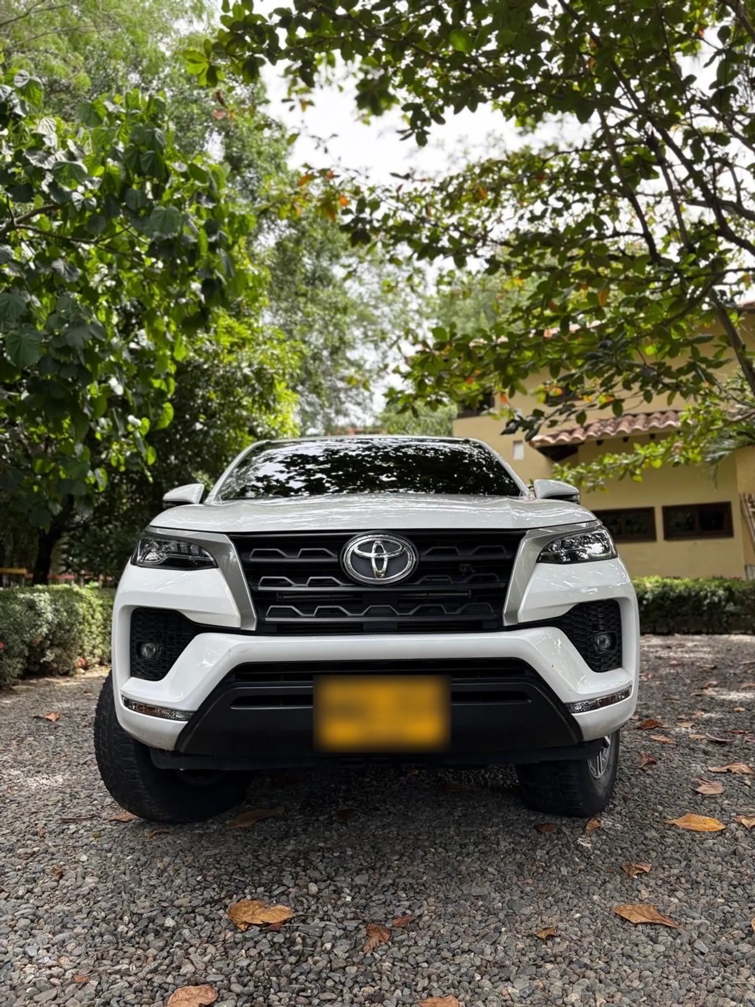 Toyota Fortuner 2023 2.4 Diesel 20.000 kms