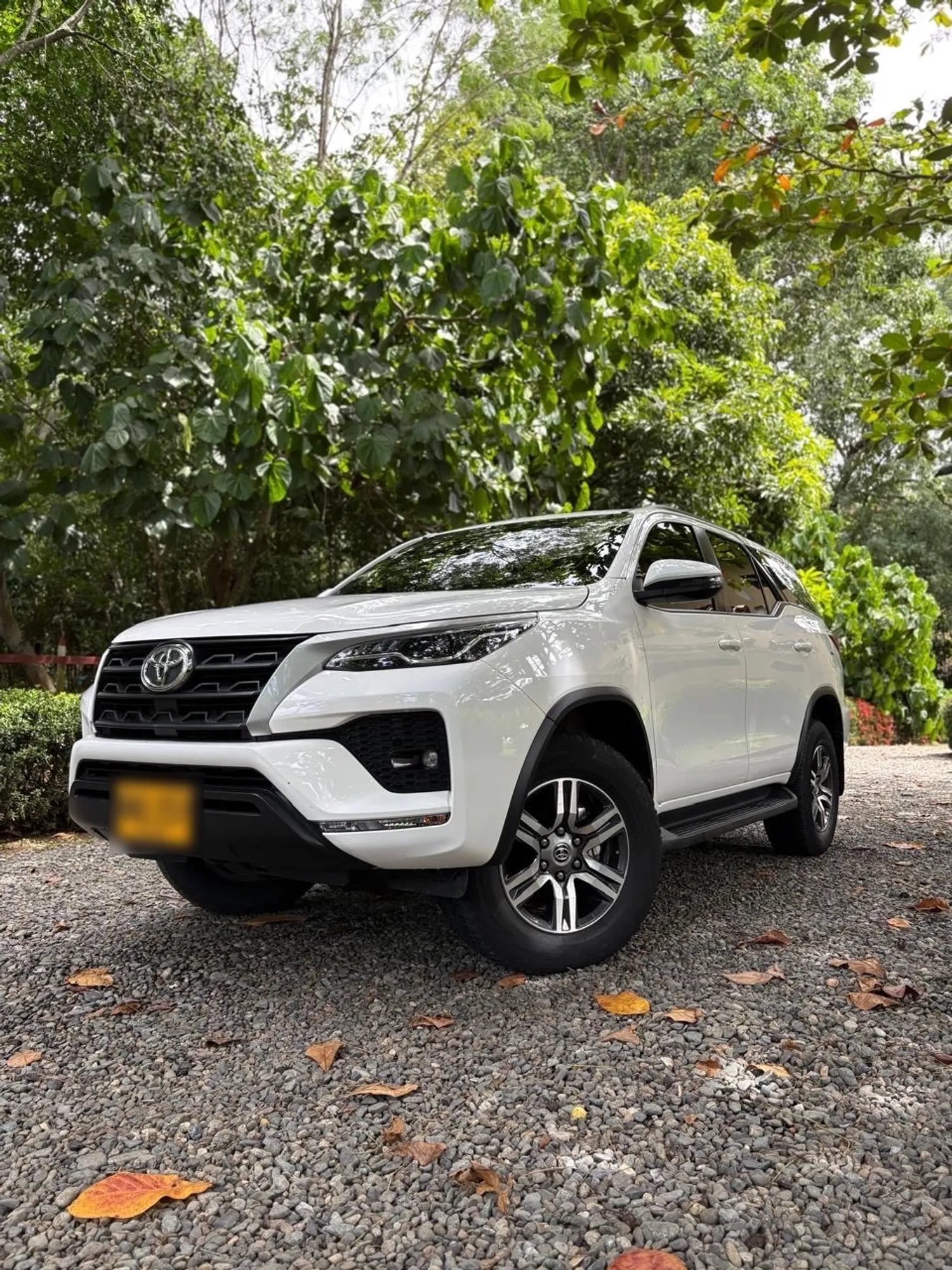 Toyota Fortuner 2023 2.4 Diesel 20.000 kms