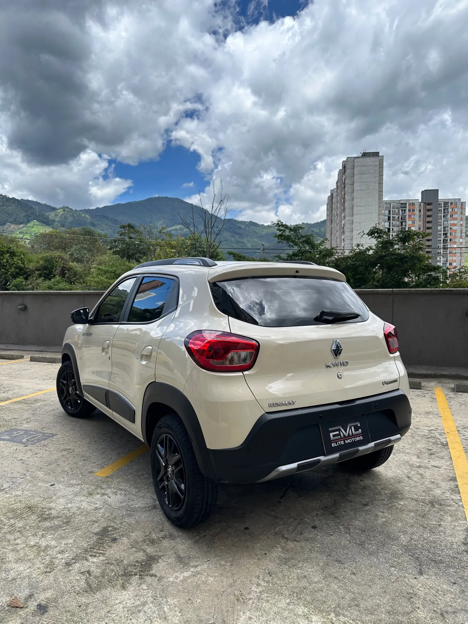 Renault kwid Outsider