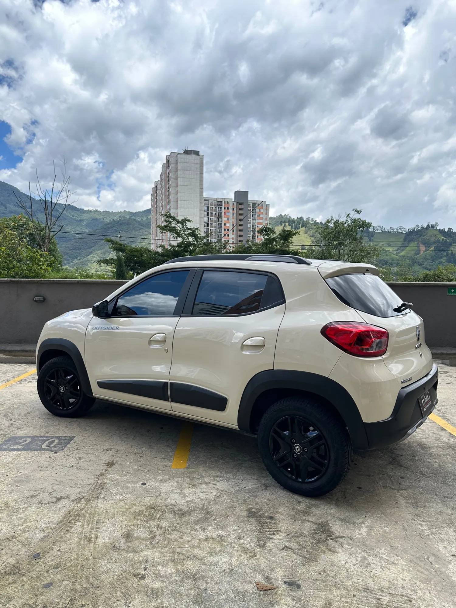 Renault kwid Outsider