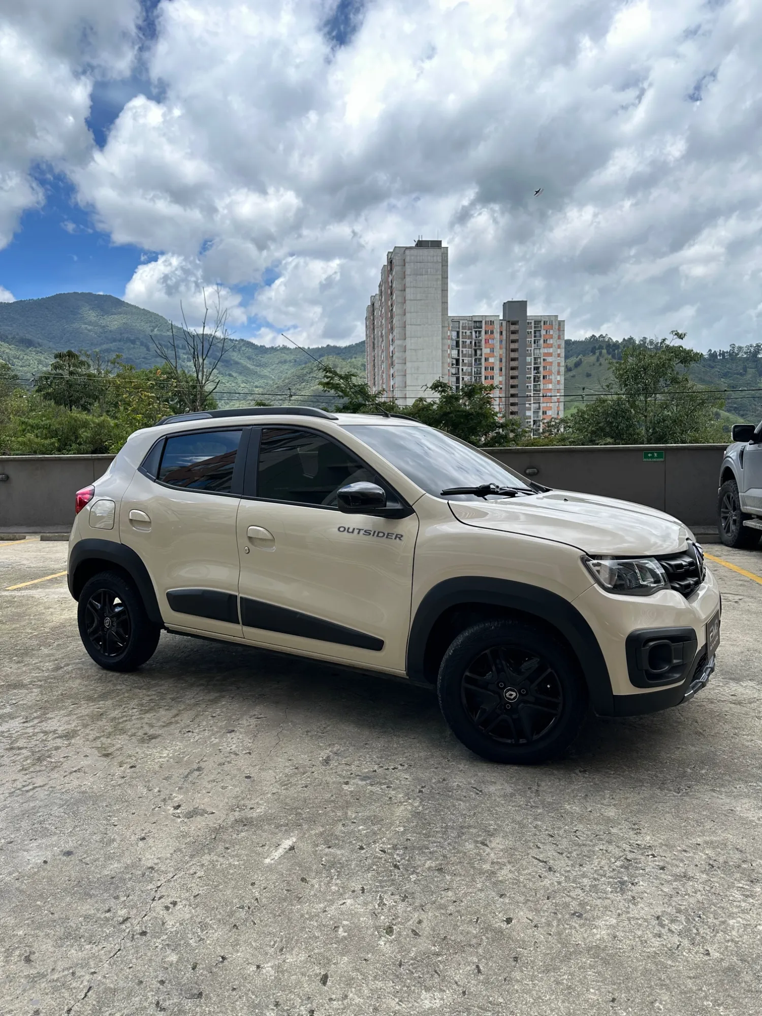 Renault kwid Outsider