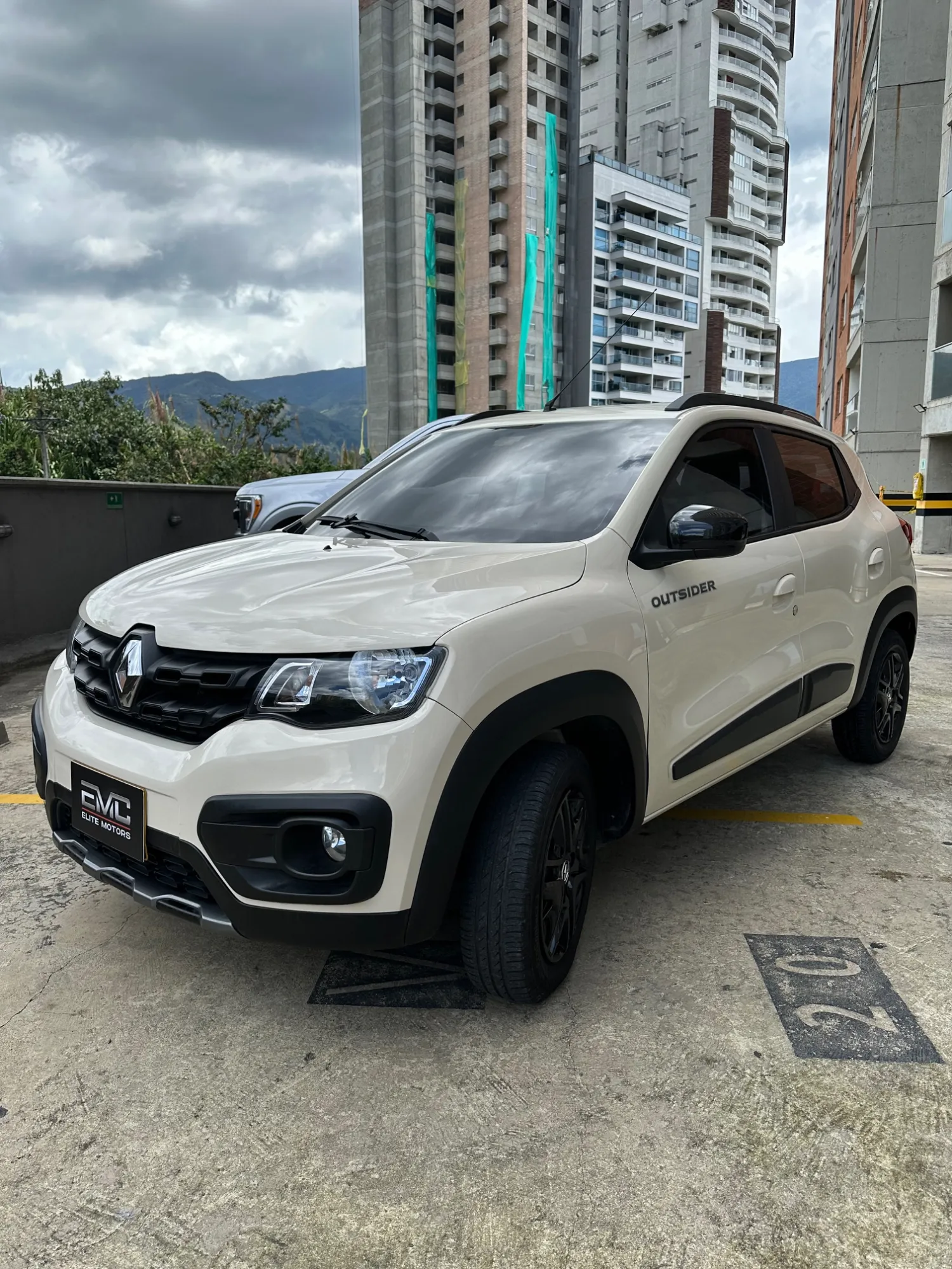 Renault kwid Outsider