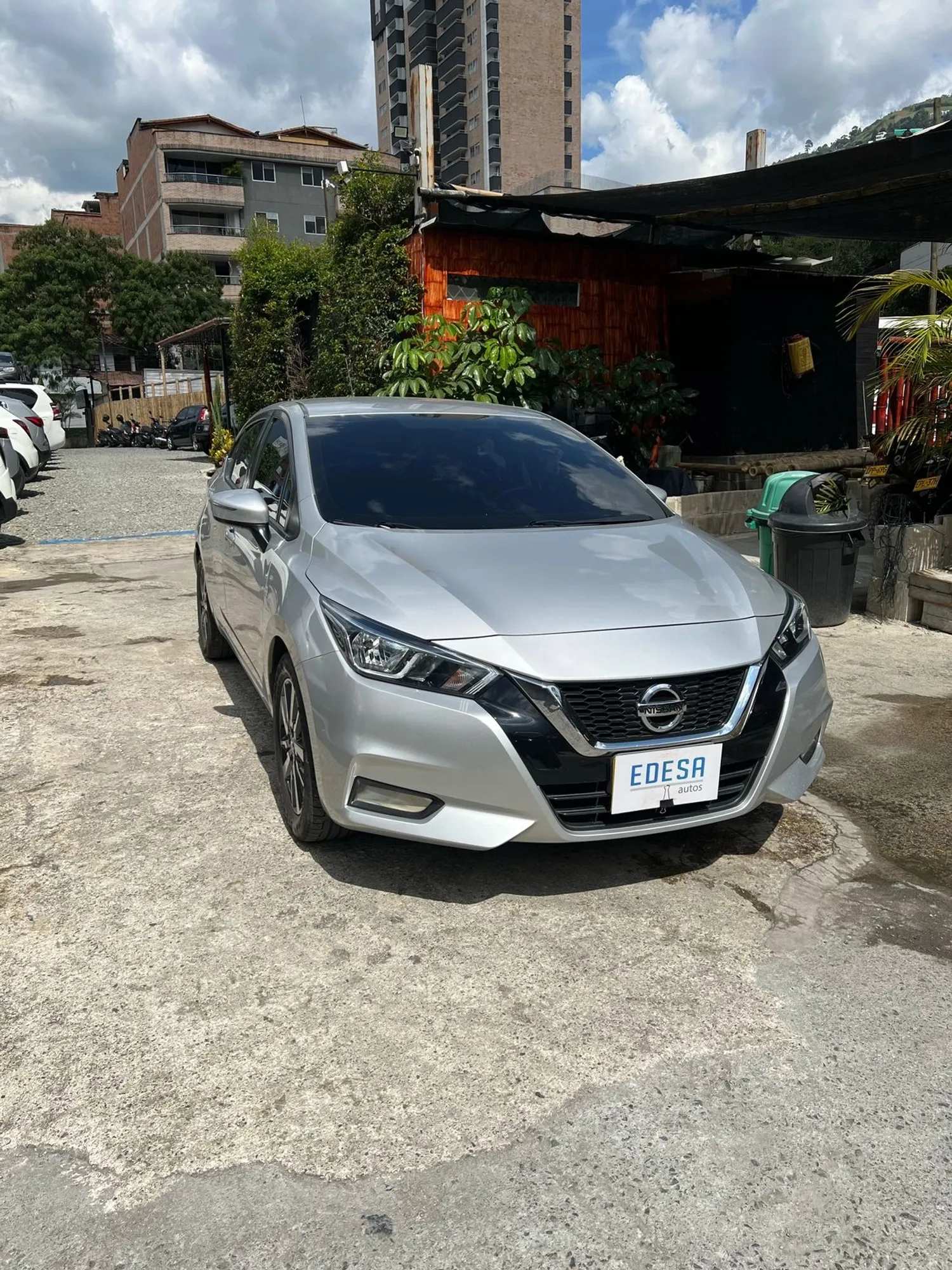 NISSAN VERSA ADVANCED MT DUENO