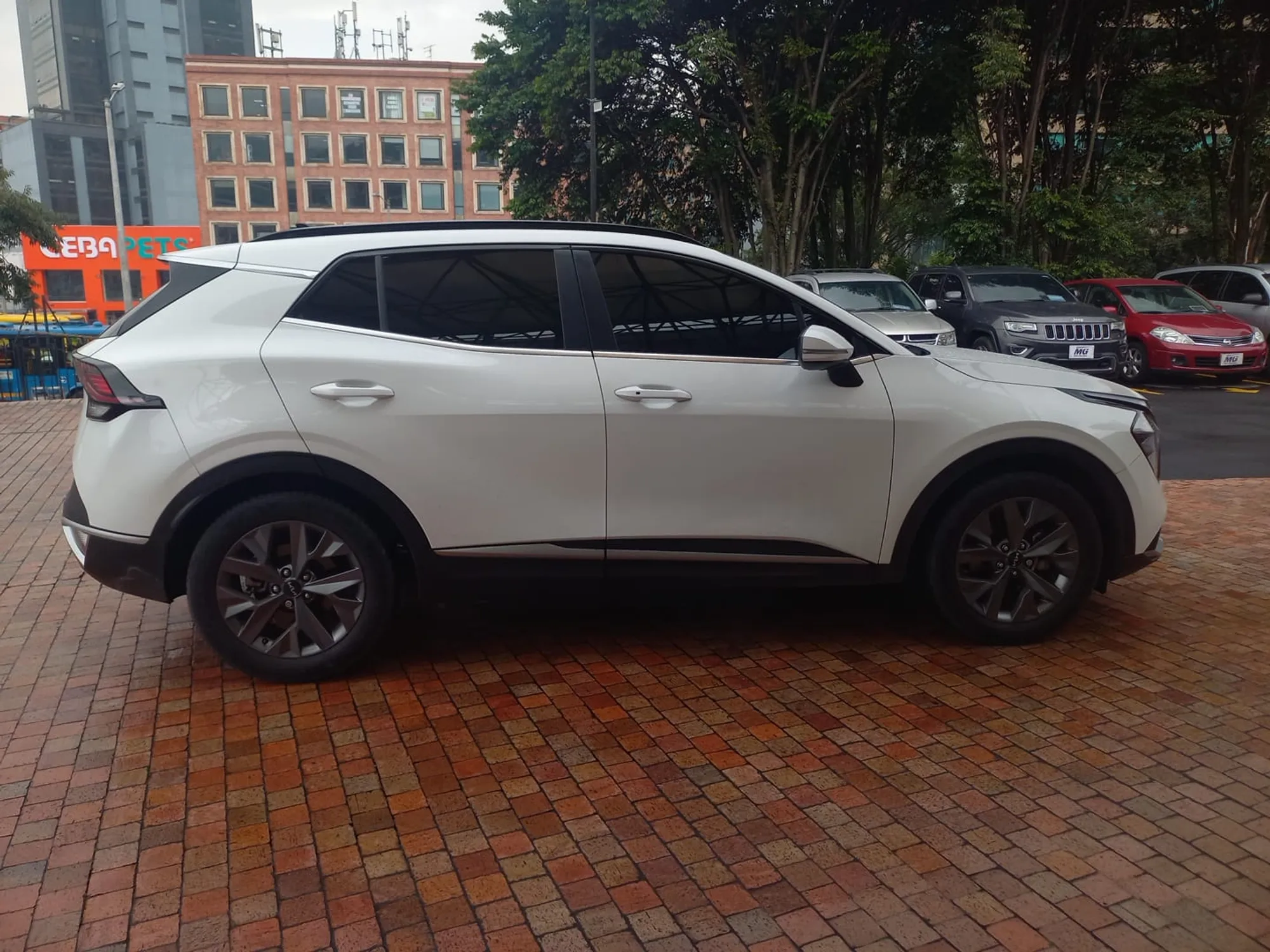 KIA SPORTAGE ZENITH 2.0 AUT EN EXCELENTE ESTADO