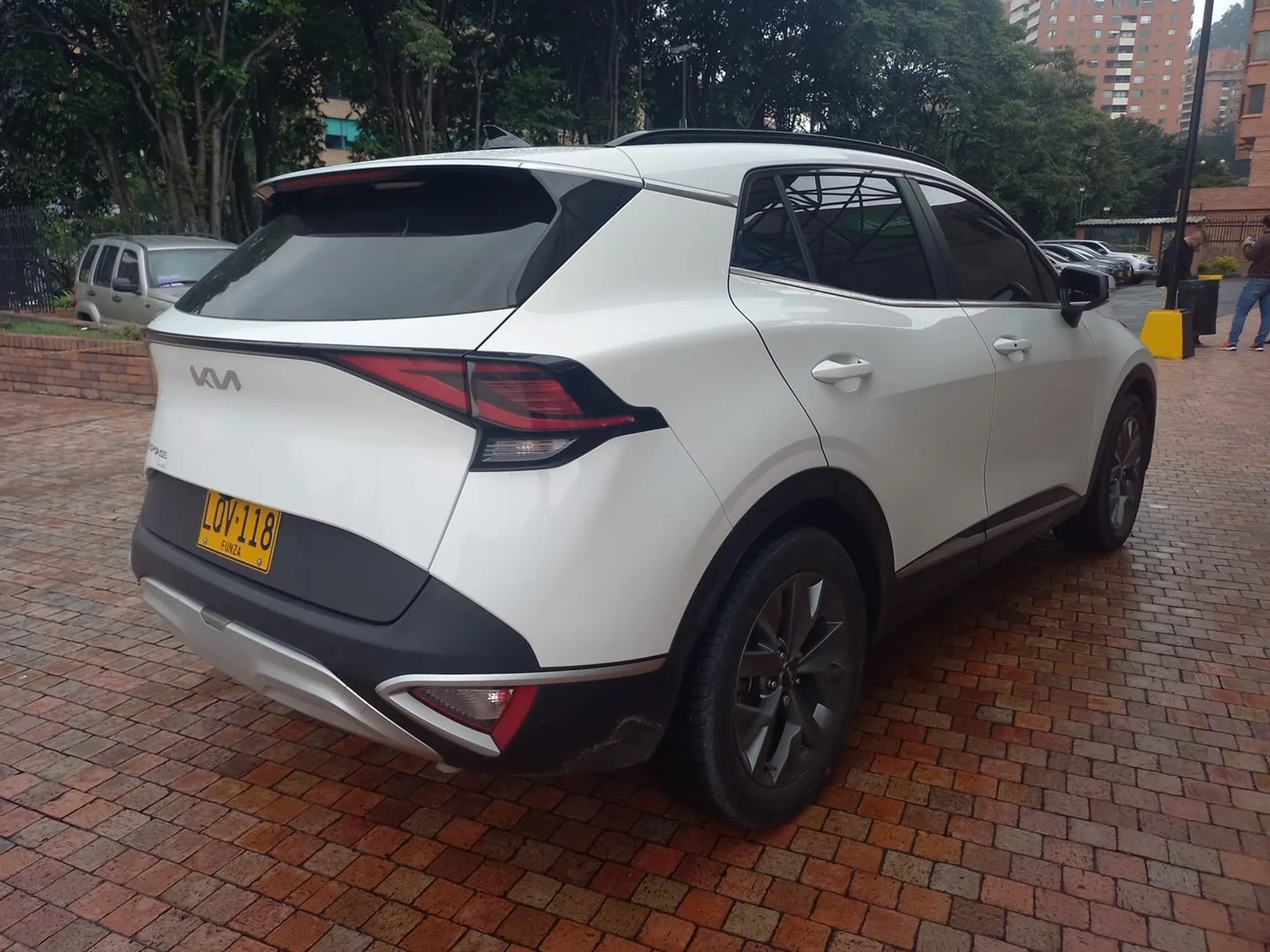 KIA SPORTAGE ZENITH 2.0 AUT EN EXCELENTE ESTADO