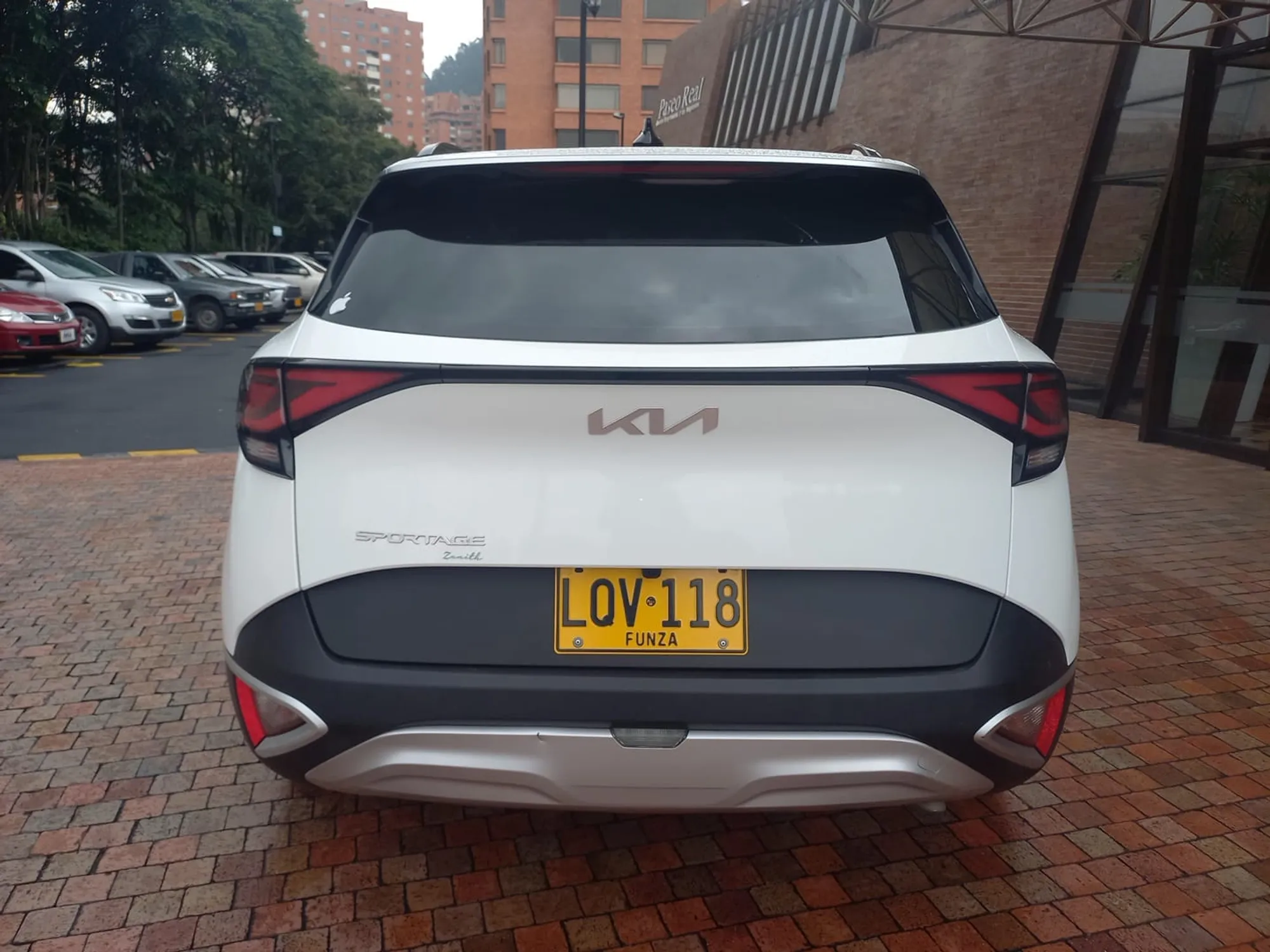 KIA SPORTAGE ZENITH 2.0 AUT EN EXCELENTE ESTADO