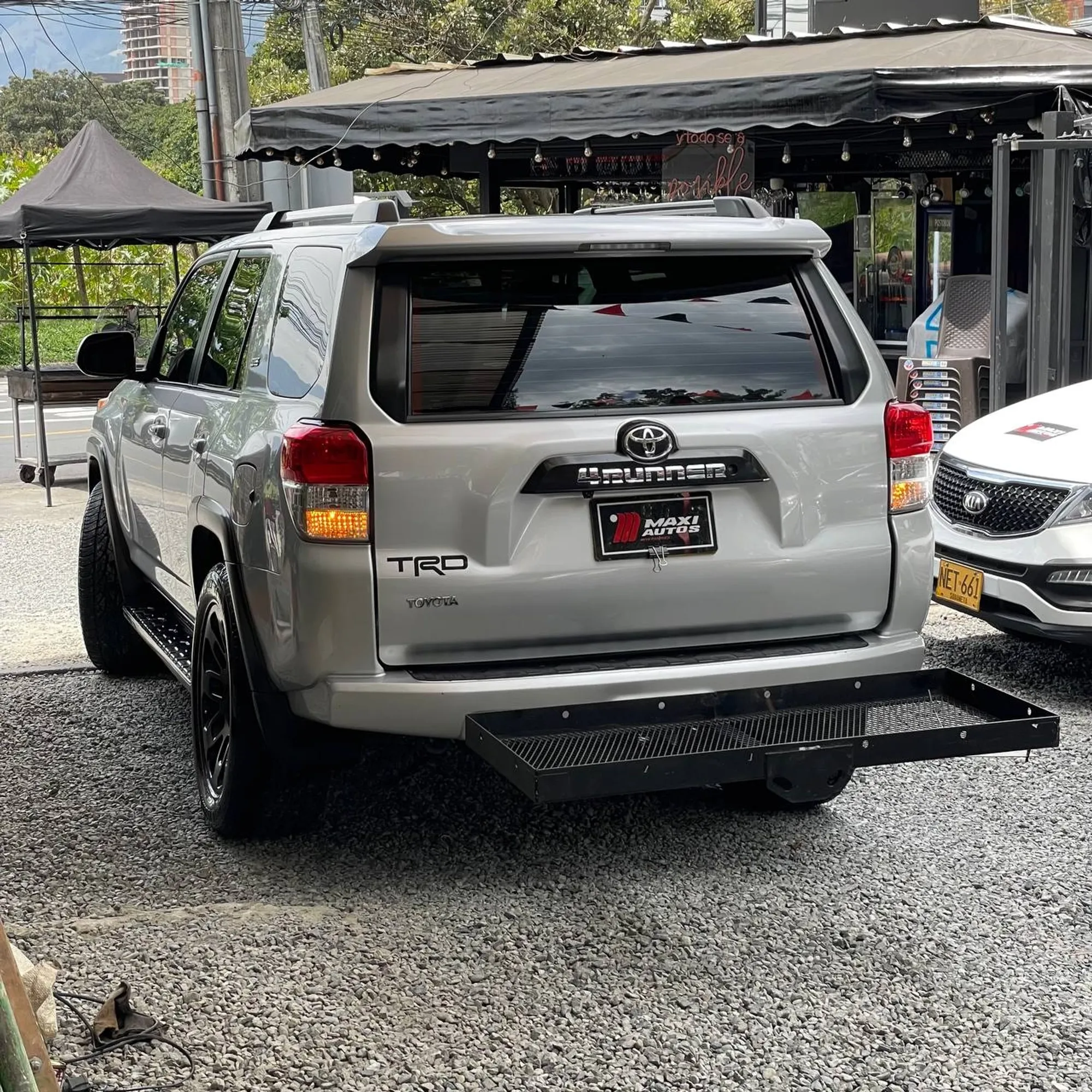TOYOTA 4RUNNER SR5 2011 AT 4.000L PLATA 191.000KMS