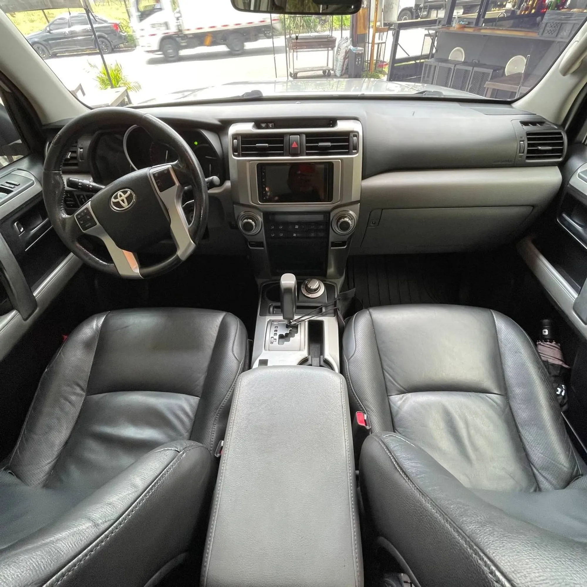 TOYOTA 4RUNNER SR5 2011 AT 4.000L PLATA 191.000KMS