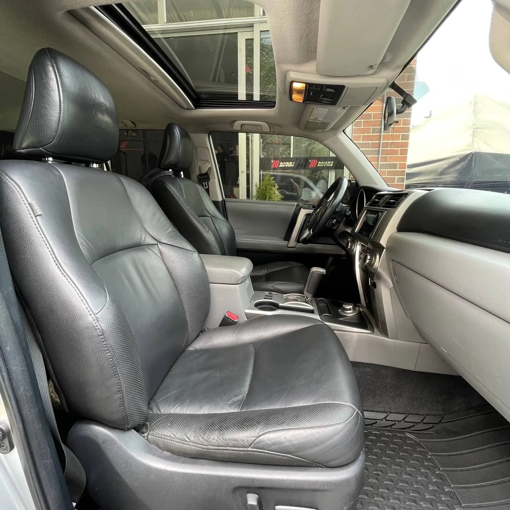 TOYOTA 4RUNNER SR5 2011 AT 4.000L PLATA 191.000KMS