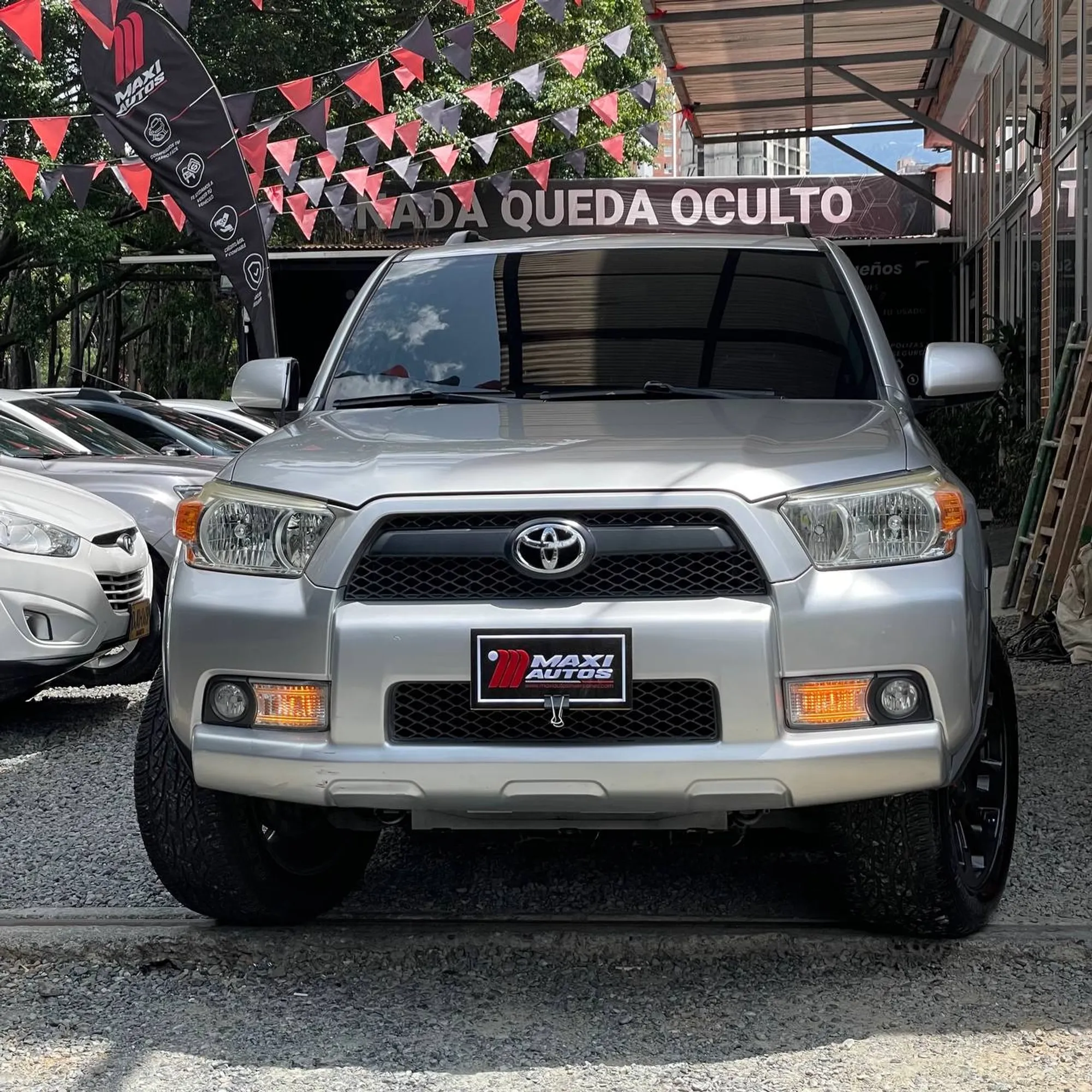 TOYOTA 4RUNNER SR5 2011 AT 4.000L PLATA 191.000KMS