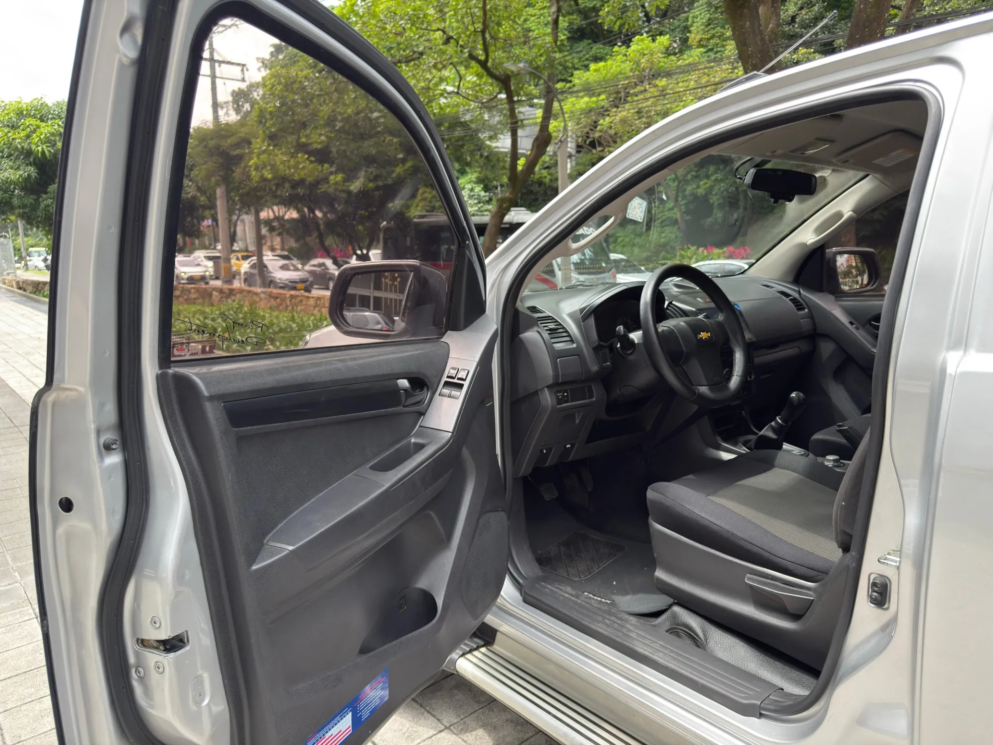 CHEVROLET DMAX ESTACAS