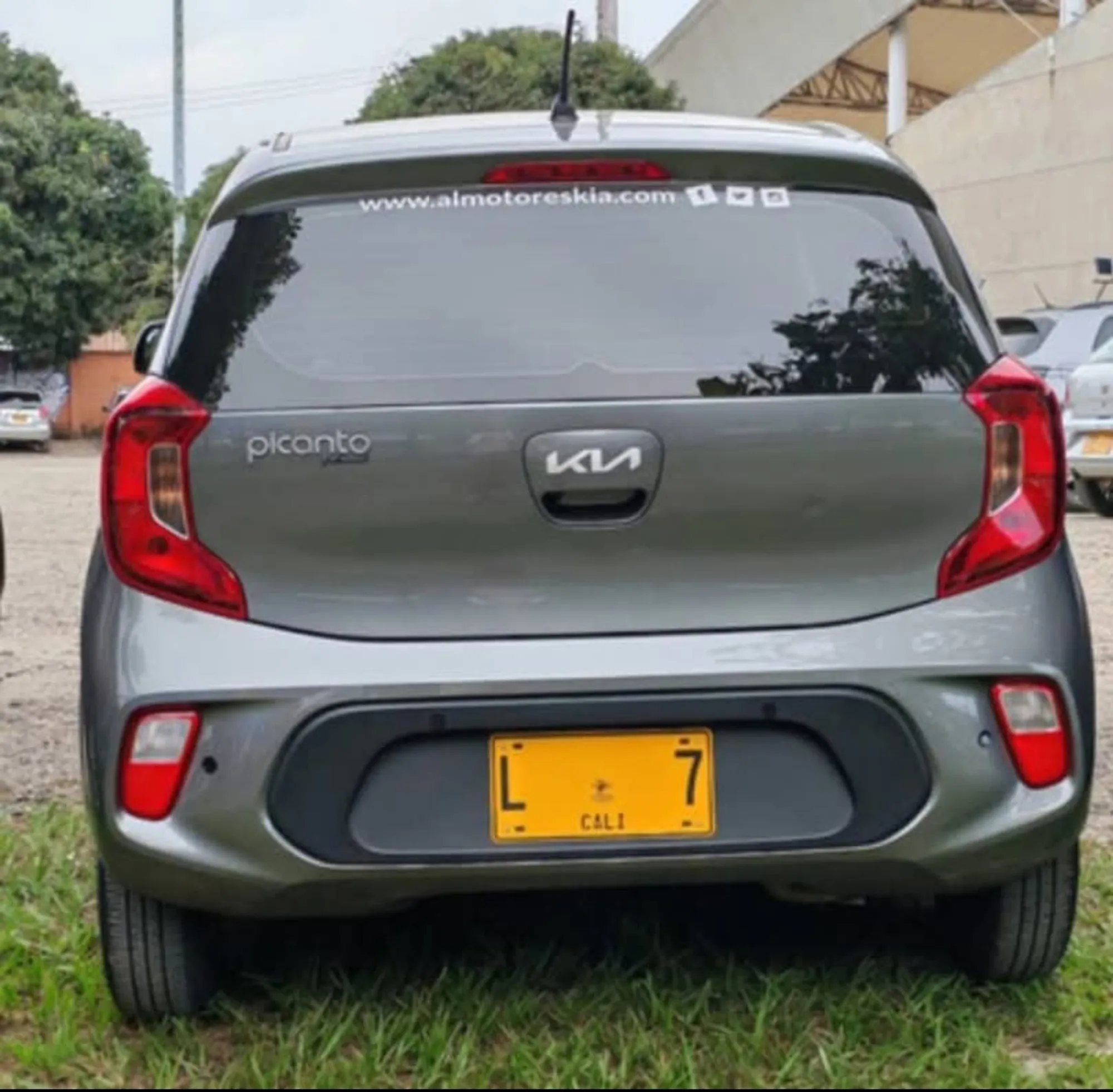 Kia Picanto Zenith 1.2 MT