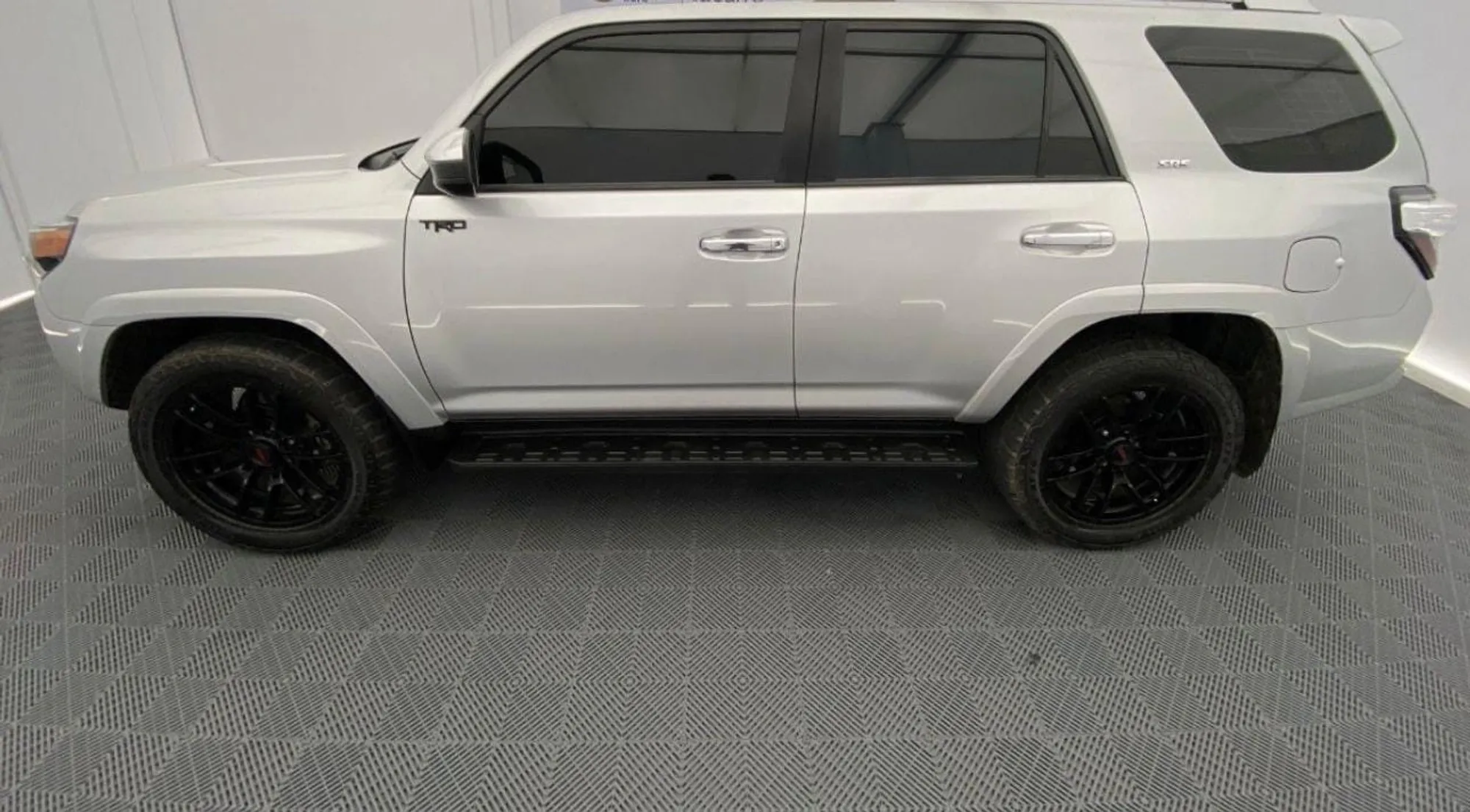 Toyota 4Runner 4.0 SR5 FI 2023