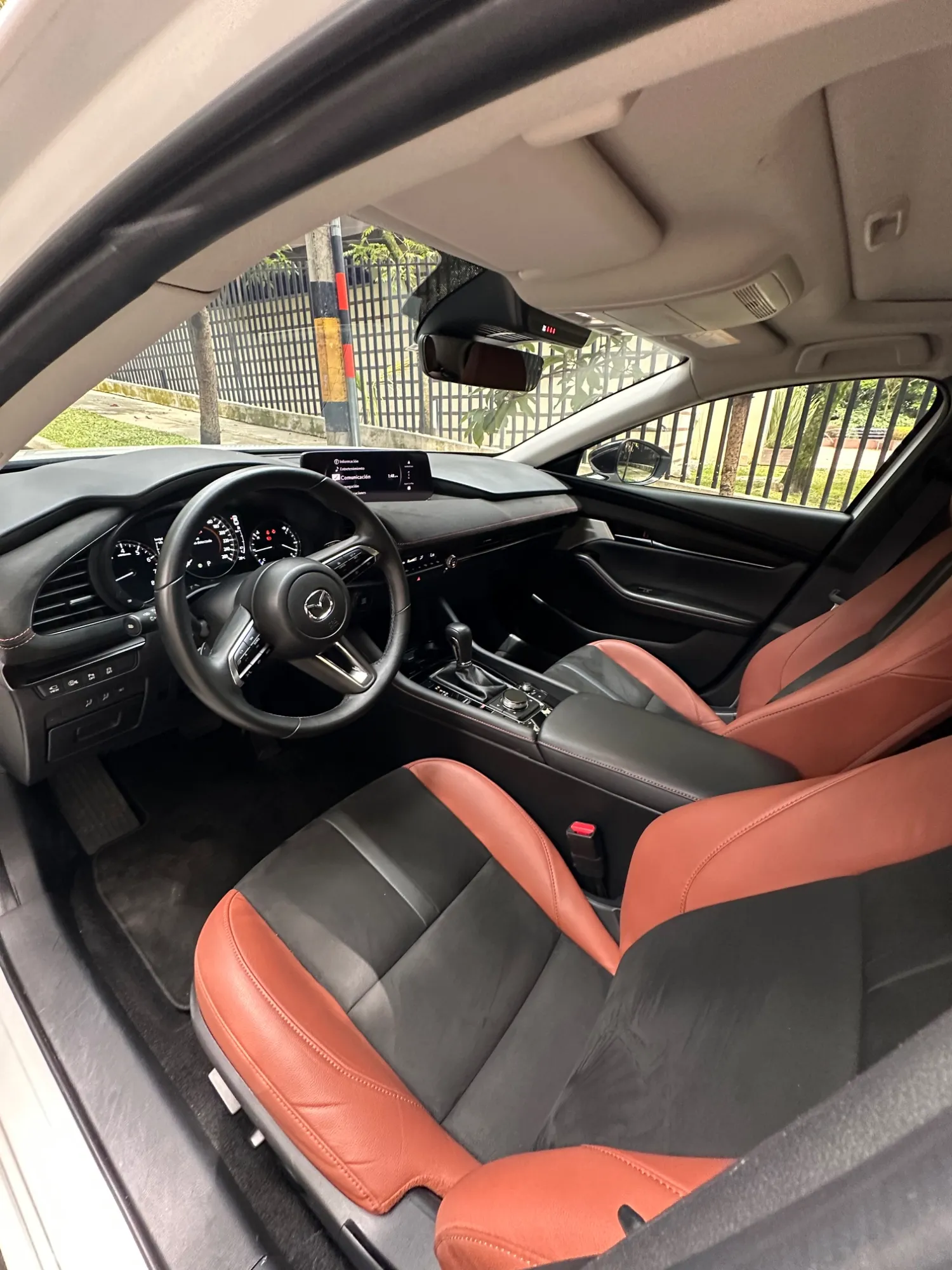 Mazda 3 grand touring lx carbon edition