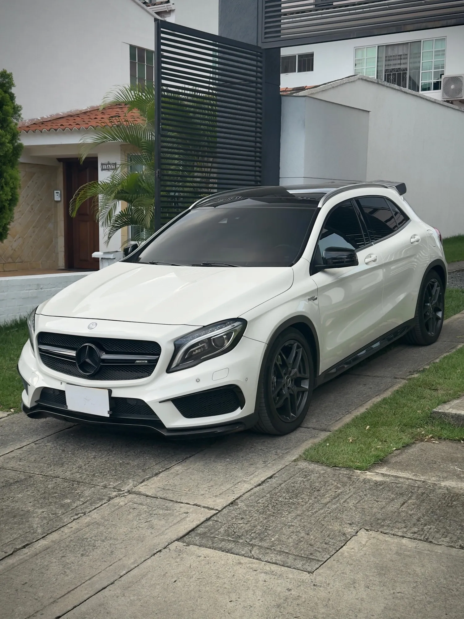 Mercedes Benz GLA 45 AMG 2016