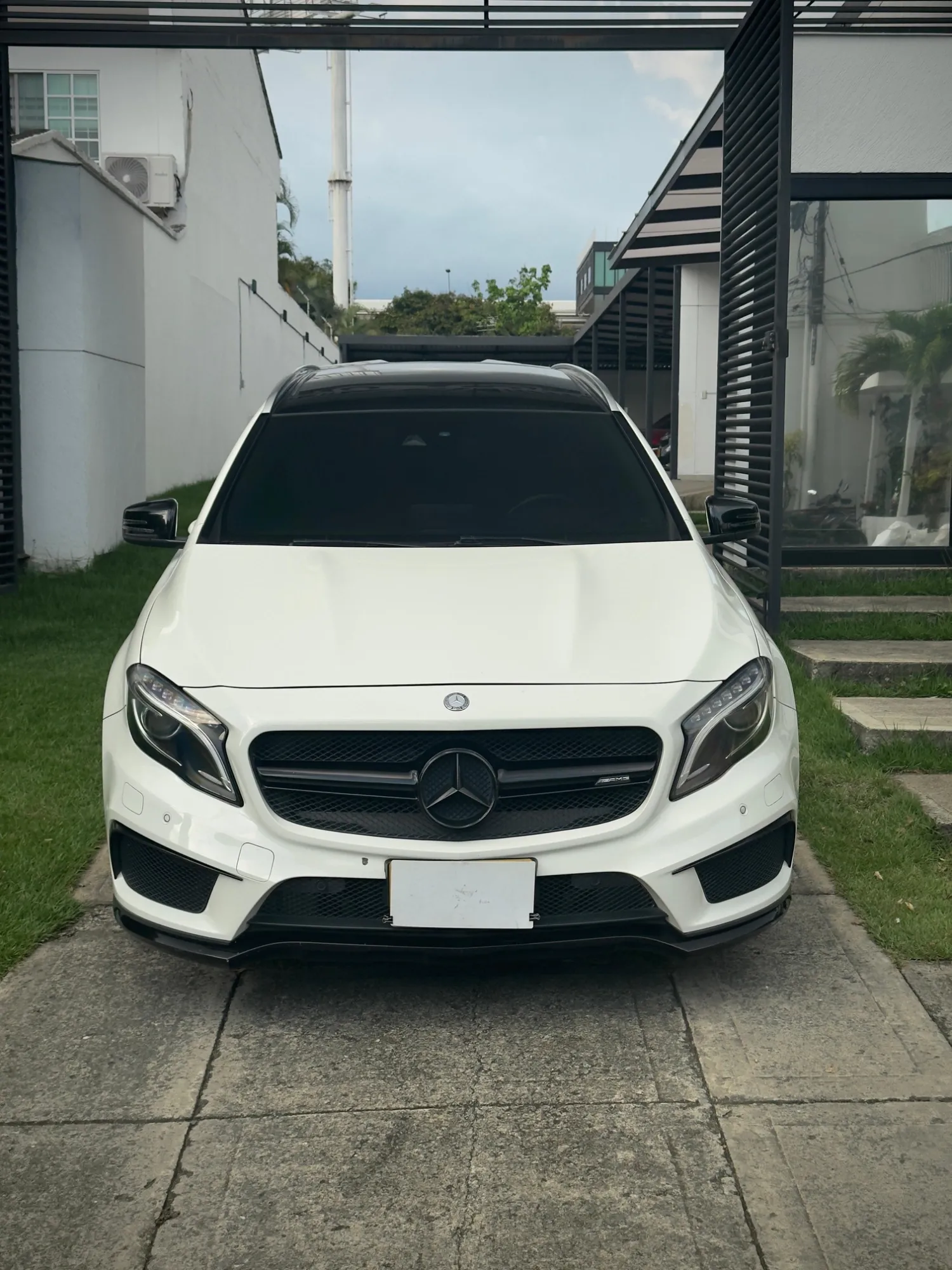 Mercedes Benz GLA 45 AMG 2016