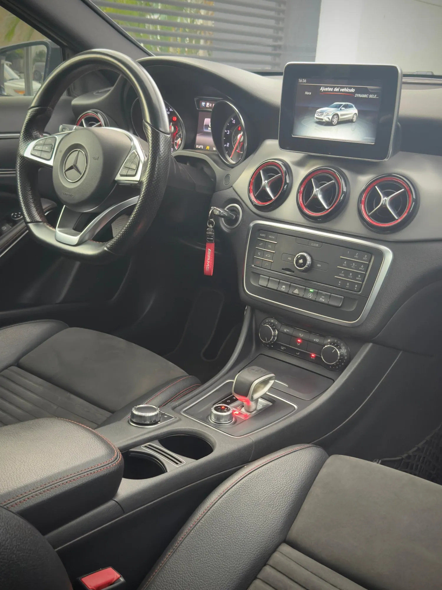 Mercedes Benz GLA 45 AMG 2016