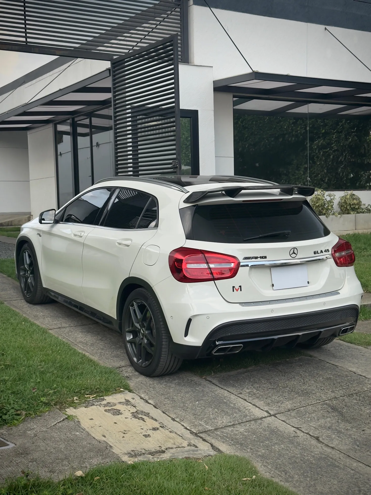 Mercedes Benz GLA 45 AMG 2016