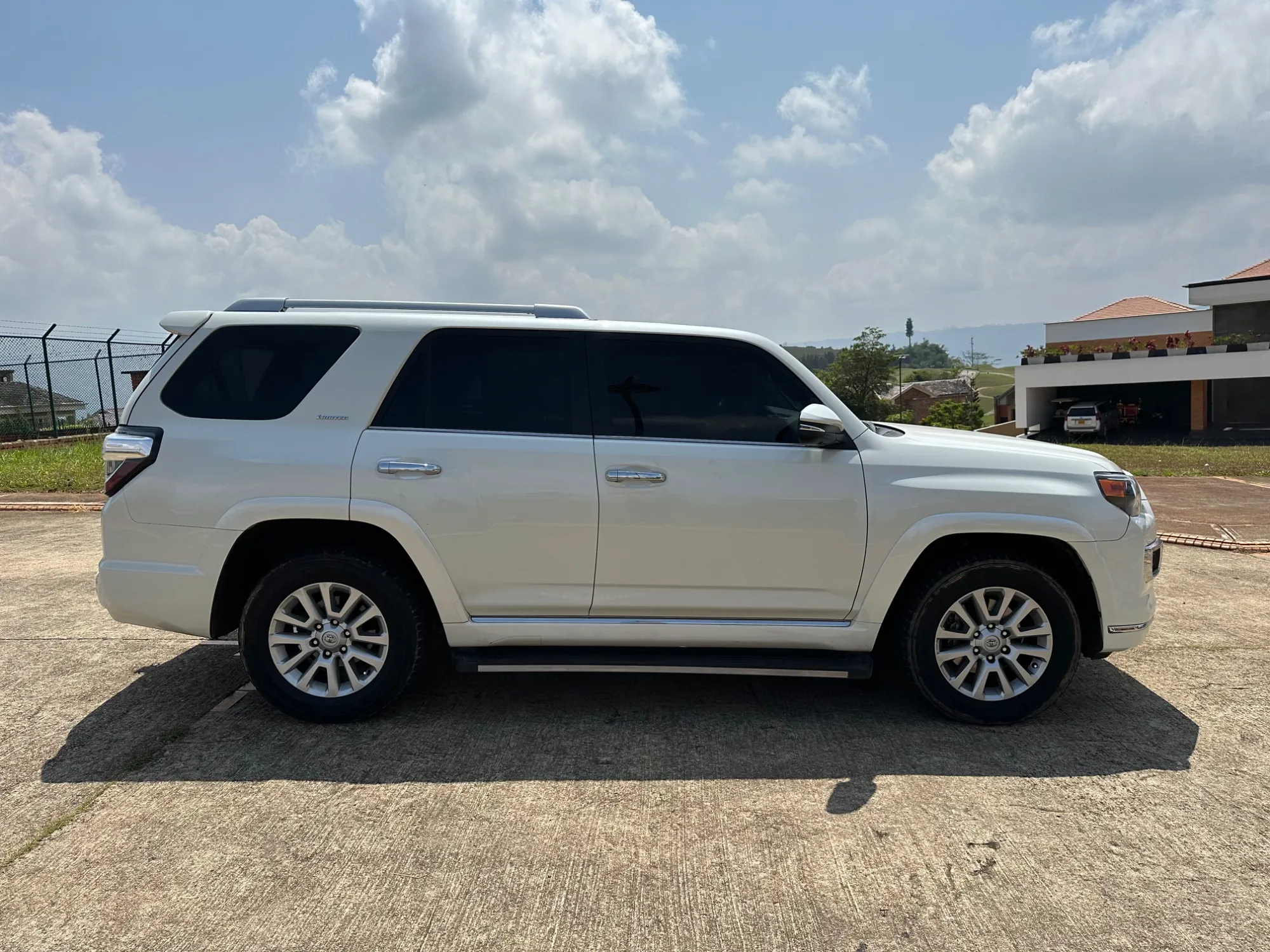 Toyota 4Runner Limited Blindaje 3