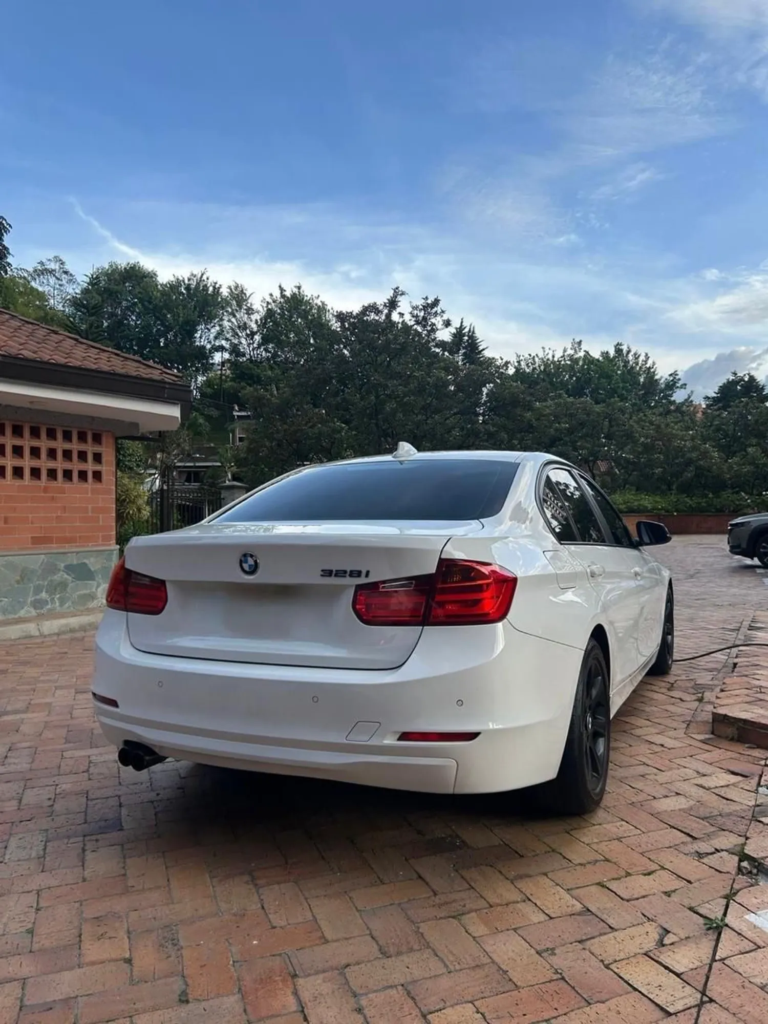 BMW 328i F30 TWIN TURBO