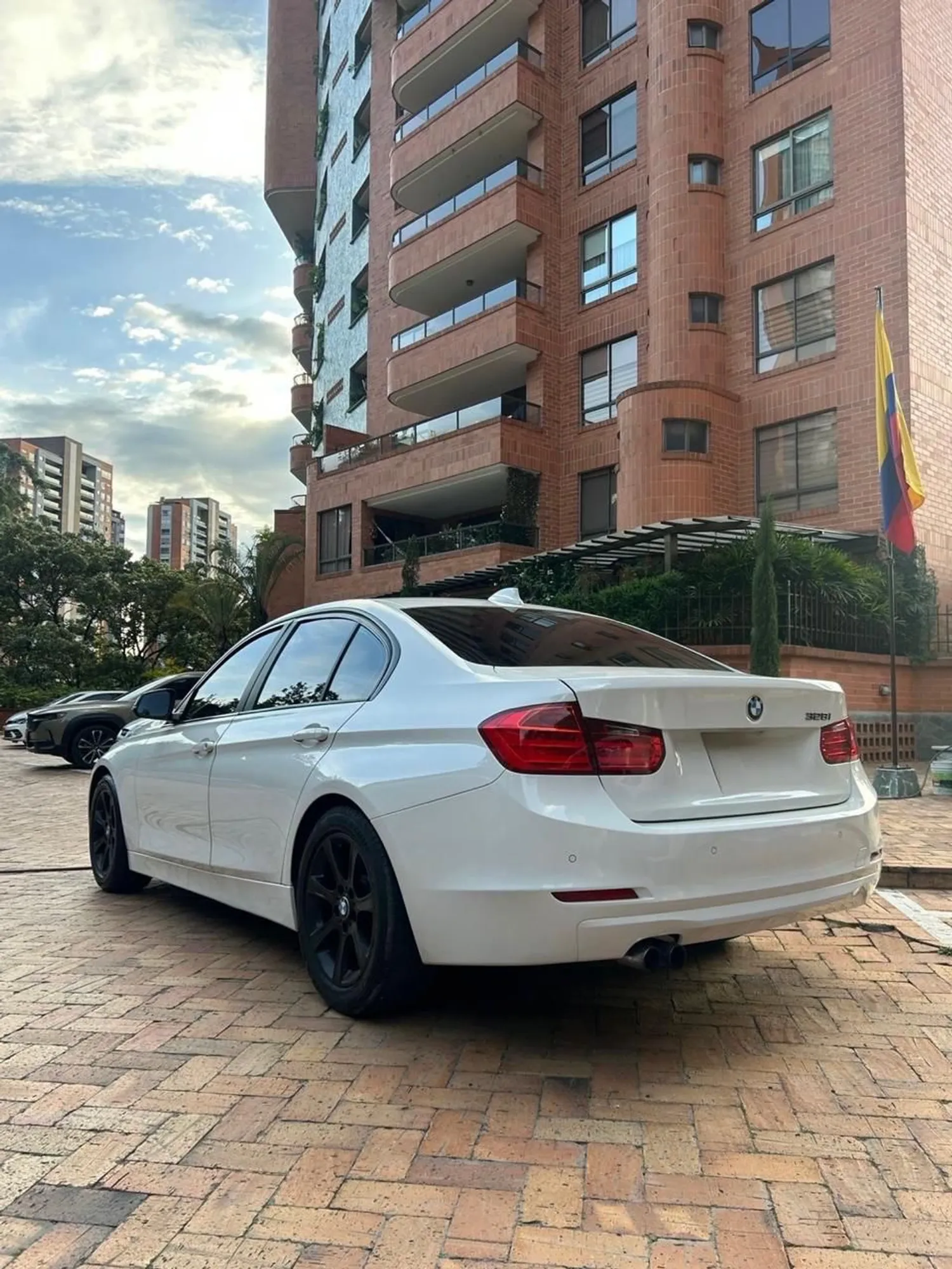 BMW 328i F30 TWIN TURBO