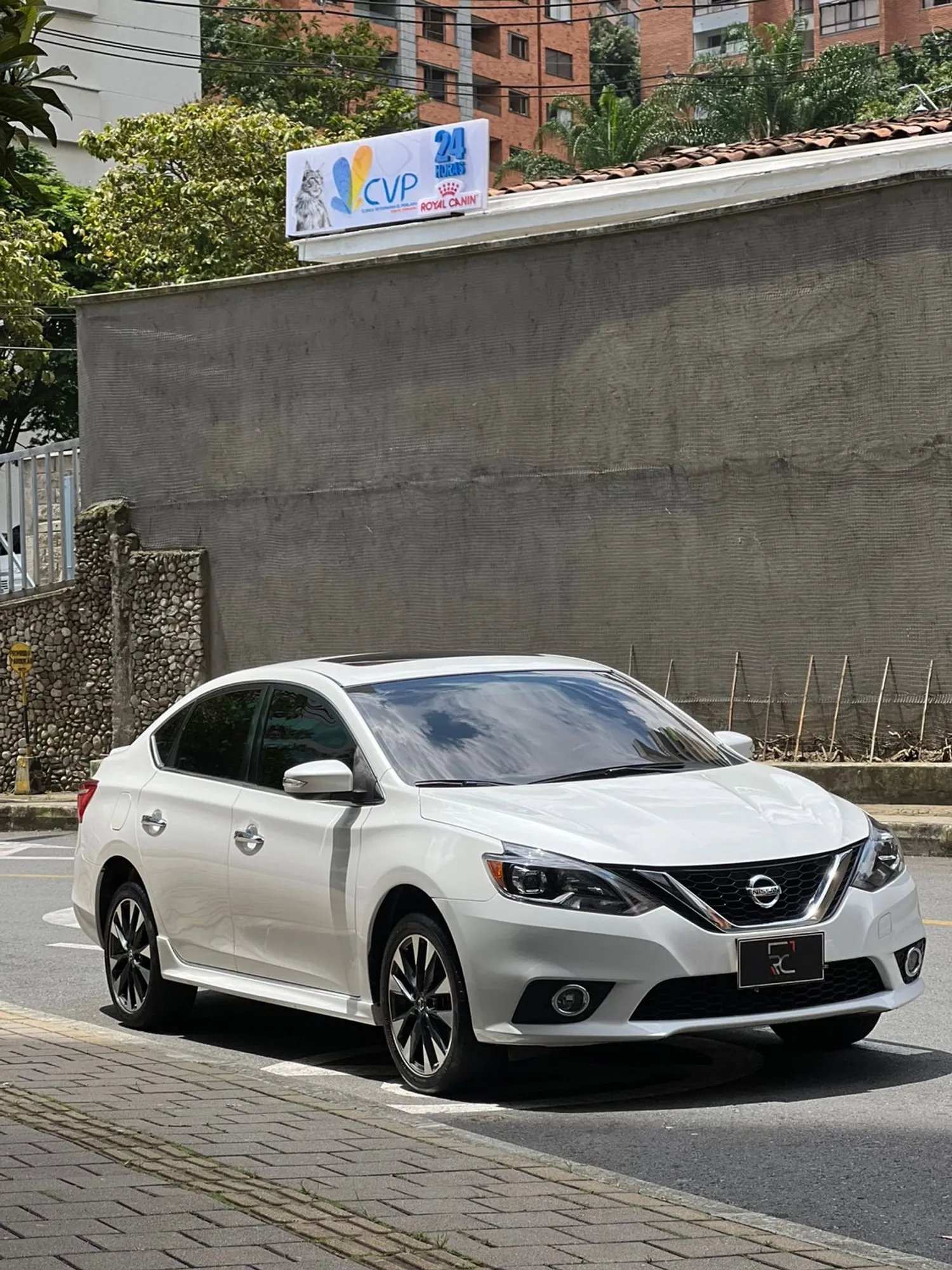Nissan Sentra B17 SR 1.8cc  Salvamento  